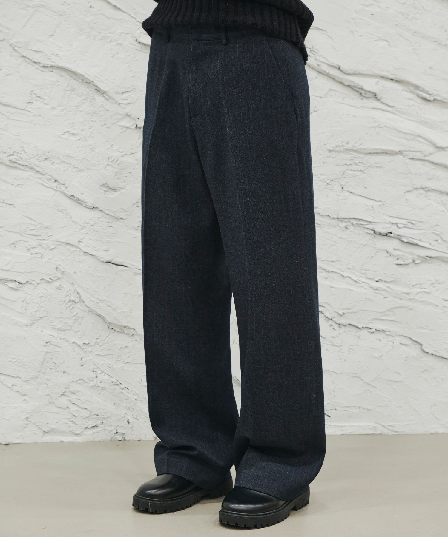 パンツ SIGNATURE Wool Like No-Tuck Wide Fit Slacks Navy Stripe 24FW MUSINSA | SIGNATURE Wool Like No-Tuck Wide Fit Slacks [Navy