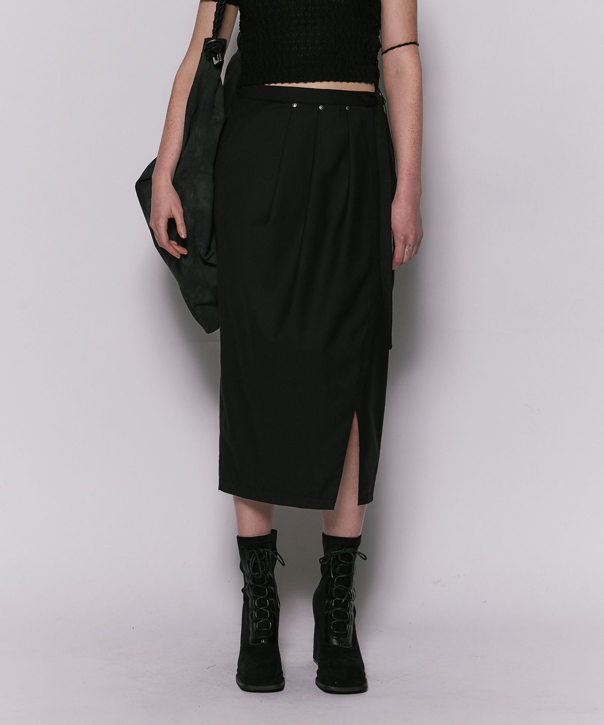 웨슬리 휴스턴(WESLEYHYUSTON) THREE TUCK GURKHA SKIRT BLACK