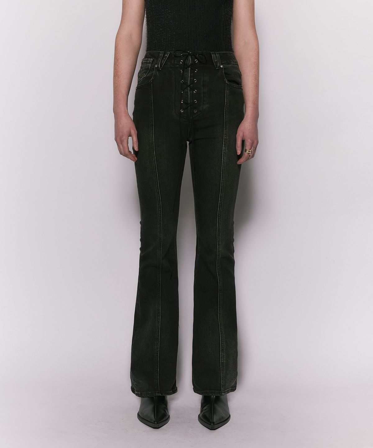 웨슬리 휴스턴(WESLEYHYUSTON) CORSET BOOTS CUT DENIM PANTS BLACK