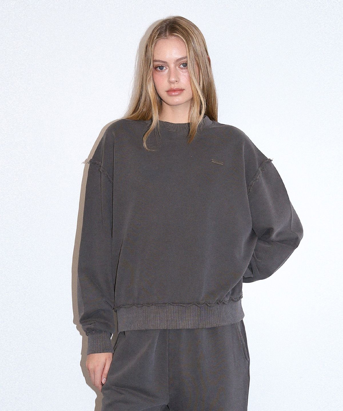 키시닝(KISYNING) Vintage Dark Moon Sweatshirt (Charcoal)