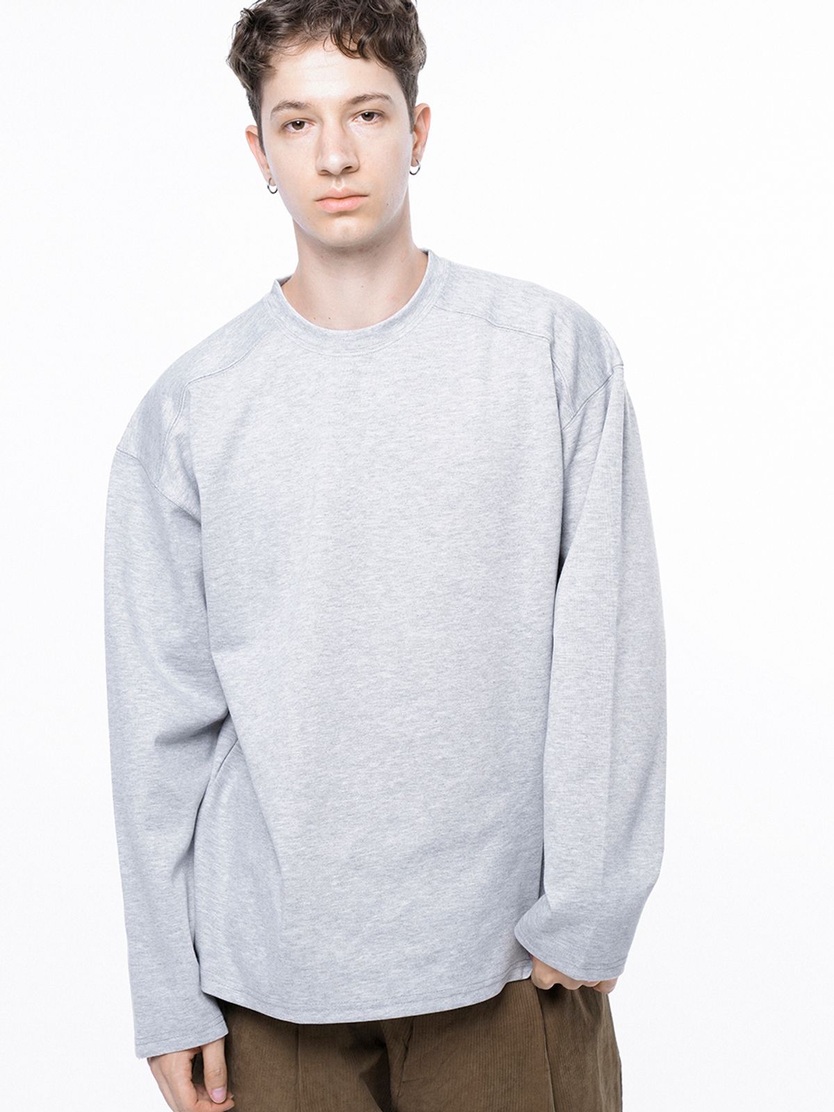 챈세스노이(CHANCE'S NOI) Ponte Slit Long-sleeved - Gray /M243TP02GR