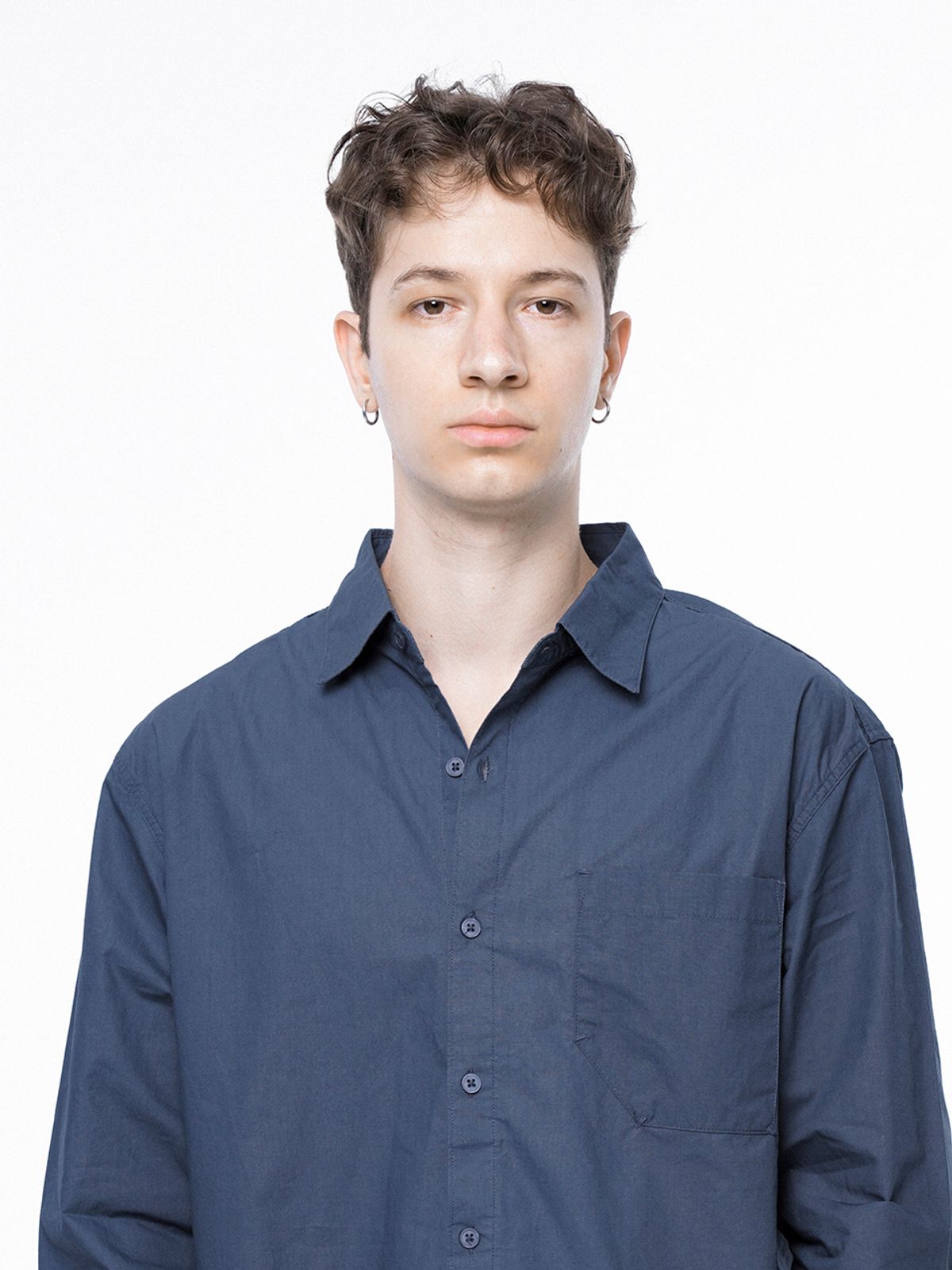 챈세스노이(CHANCE'S NOI) Standard Polygon Pocket Shirt - Royal Navy /M243SH01NY