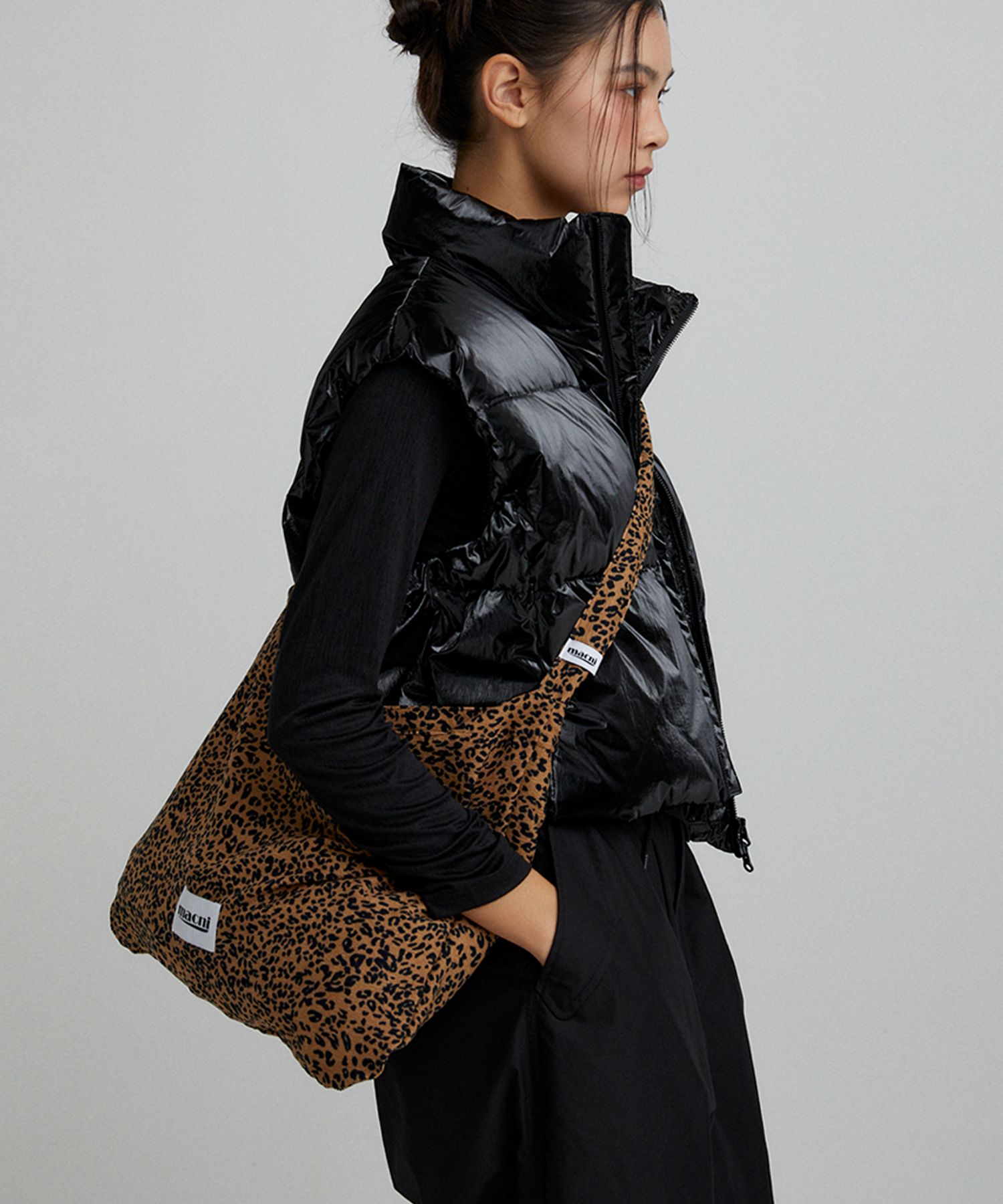 [MACNII] ★韓国NEW BRAND★LEOPARD ECO CROSS BAG MACNII] ☆韓国NEW BRAND☆LEOPARD ECO CROSS BAG (MACNI