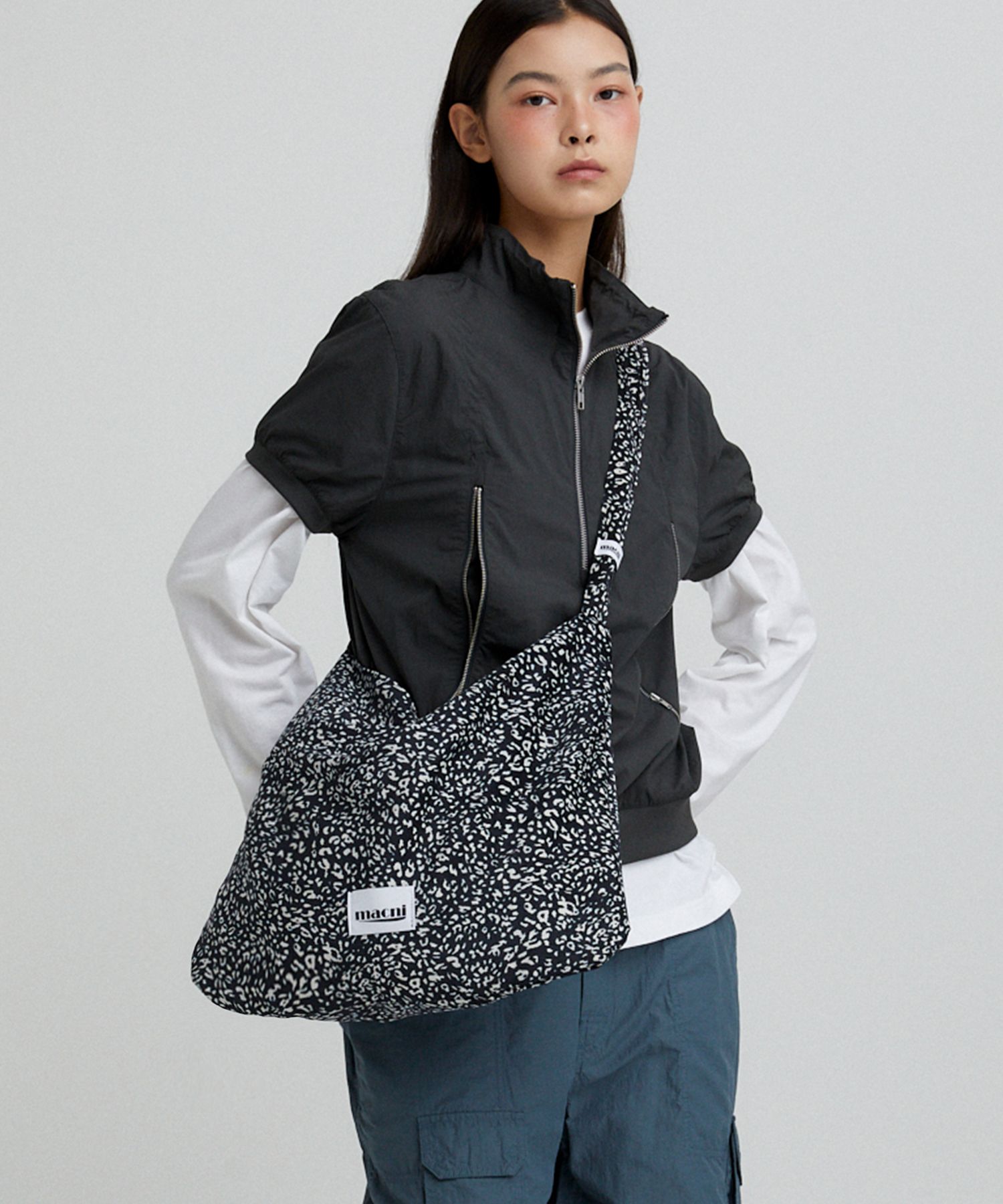MUSINSA | MACNI LEOPARD CORDUROY ECO CROSS BAG BLACK