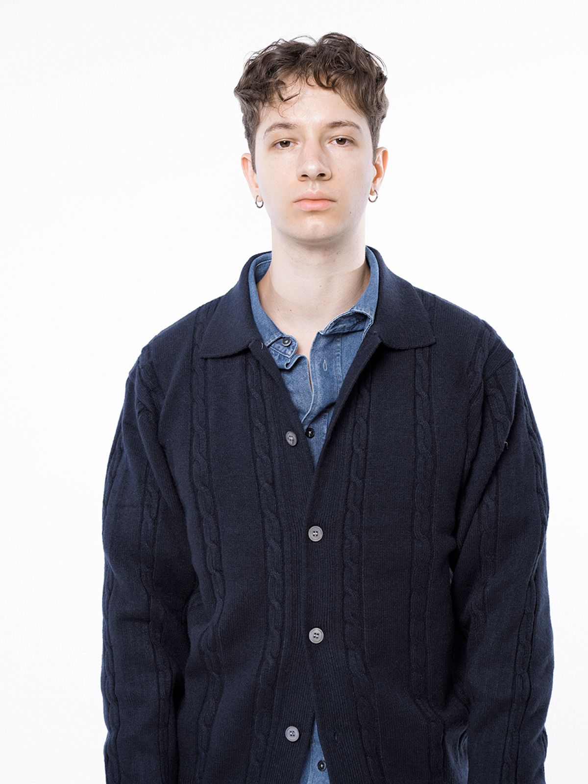 챈세스노이(CHANCE'S NOI) Dense Cable Collar-neck Cardigan - Navy /M243OT02NY