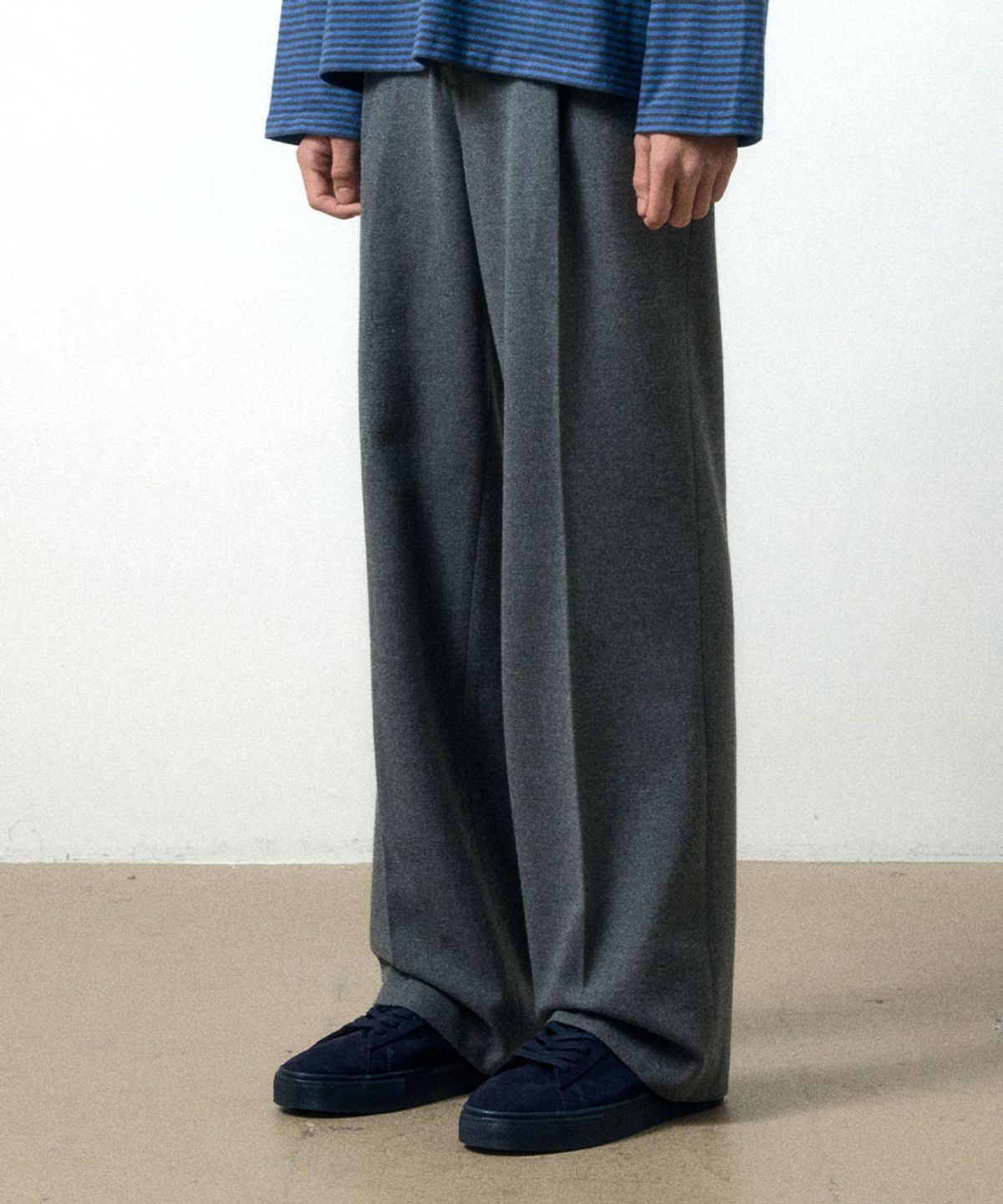 메종미네드(MAISON MINED) WOOL ONE TUCK SLACKS GREY