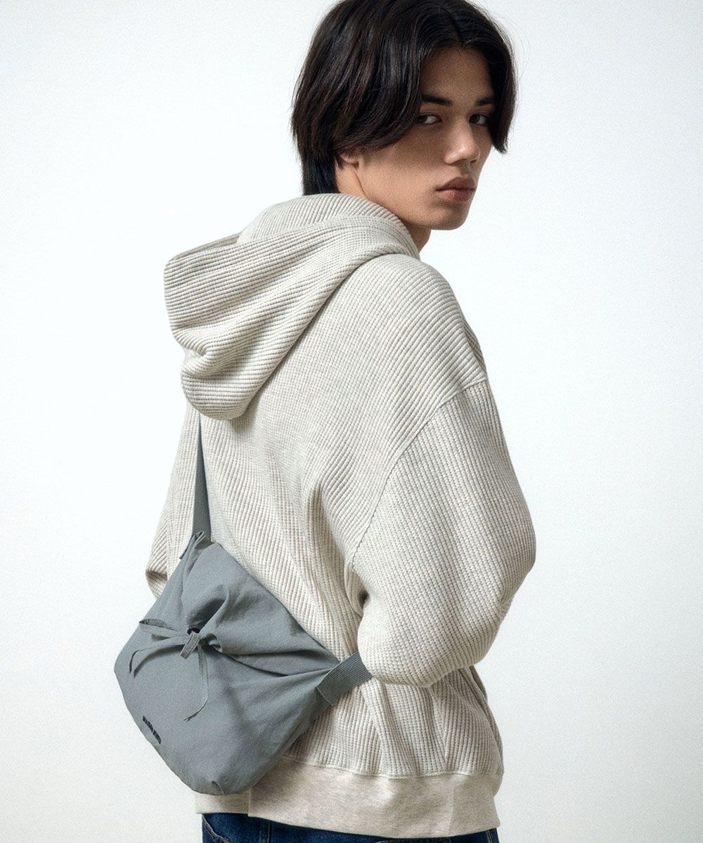 【MAISON MINED】24FW★ DRAW STRING SHOULDER BAG SMALL MUSINSA | MAISON MINED DRAW STRING SHOULDER BAG SMALL GREY
