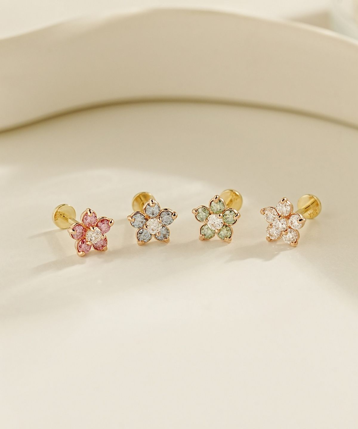 미니멀피어싱(MINIMALPIERCING) 14K 인터널 모이사나이트 다이아 플라워 라블렛 피어싱 귀걸이