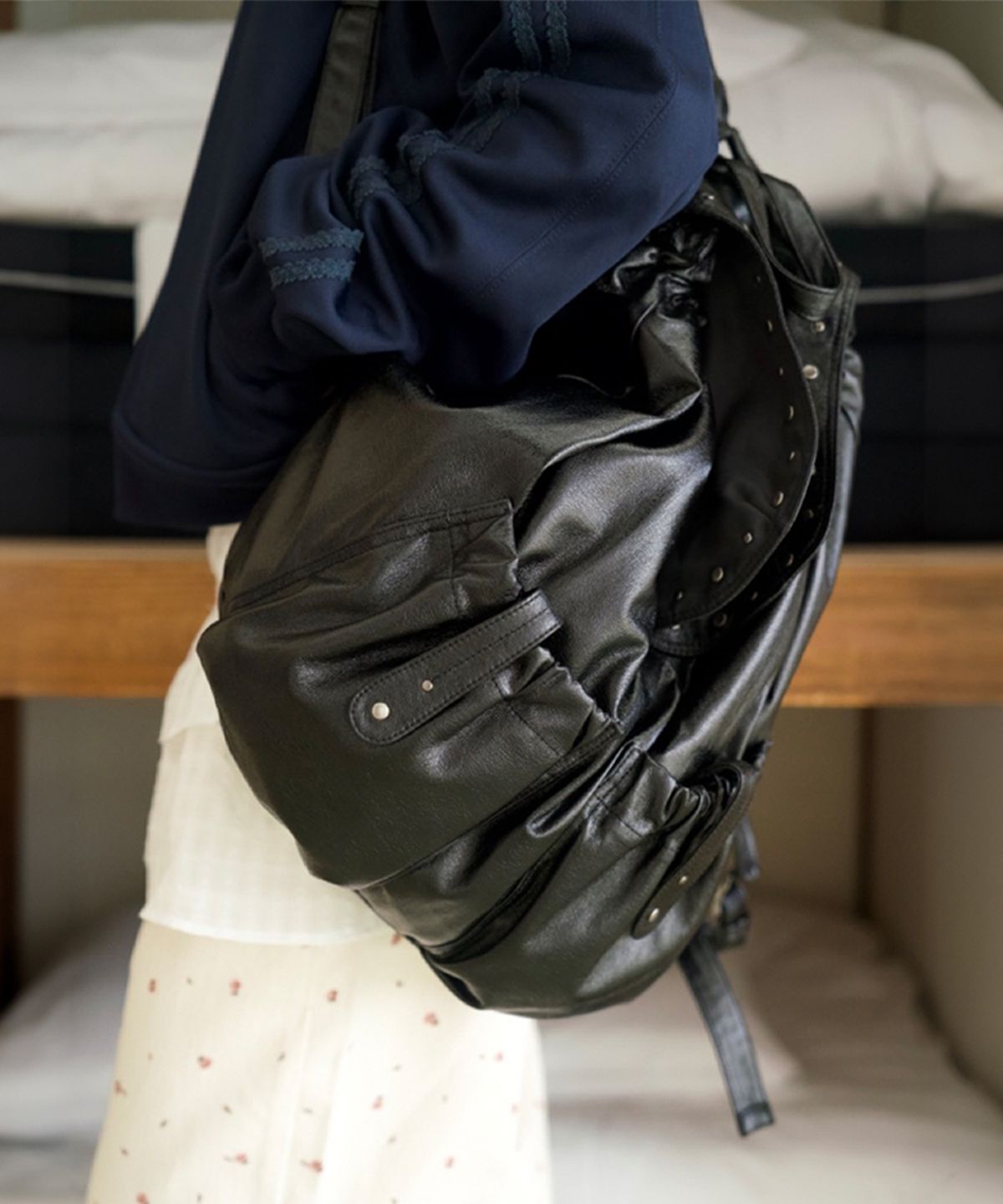 셀리테일즈(CELITAILS) STUD POCKET BACKPACK_BLACK