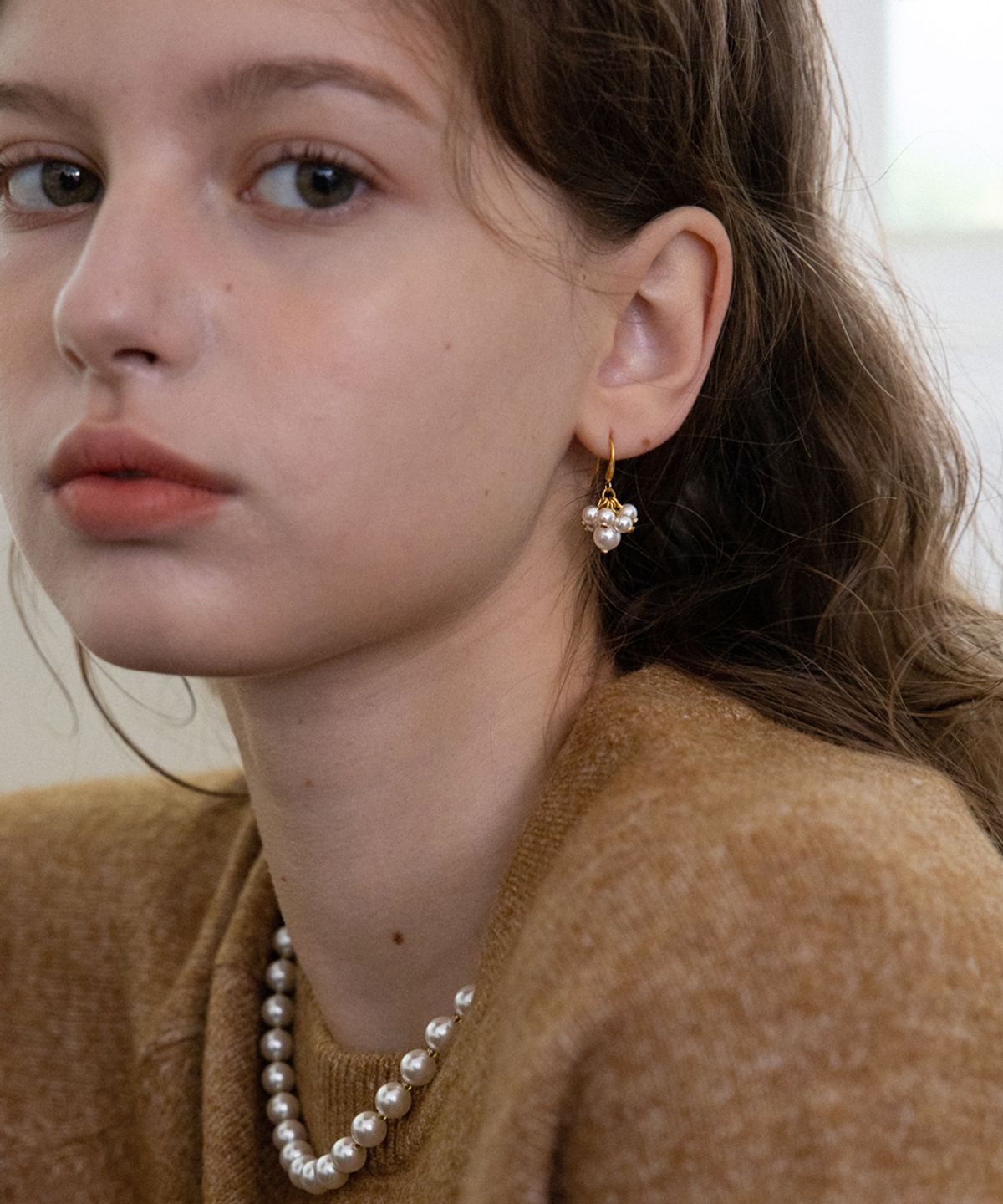 메리모티브(MERRYMOTIVE) Pearl berry drop earring