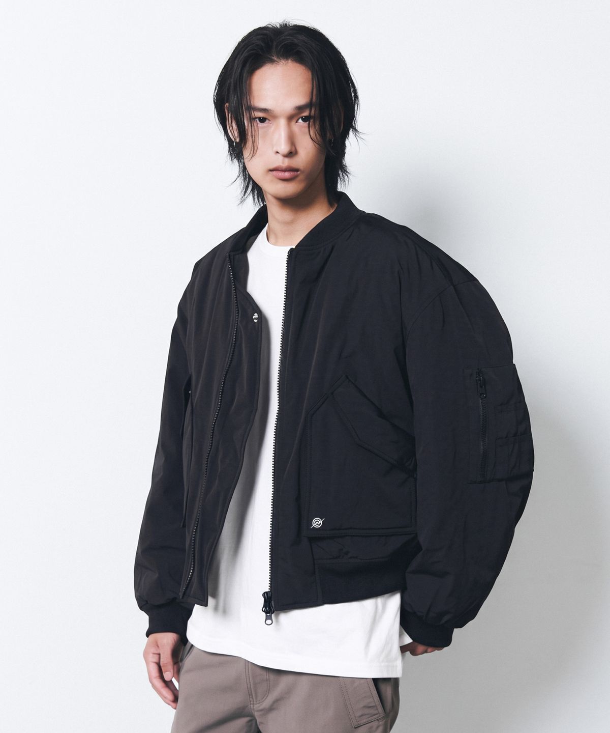 칼라파타르(KALAPATTHAR) Poly Cotton RIB Bulky Pocket MA-1 Jacket - BLACK