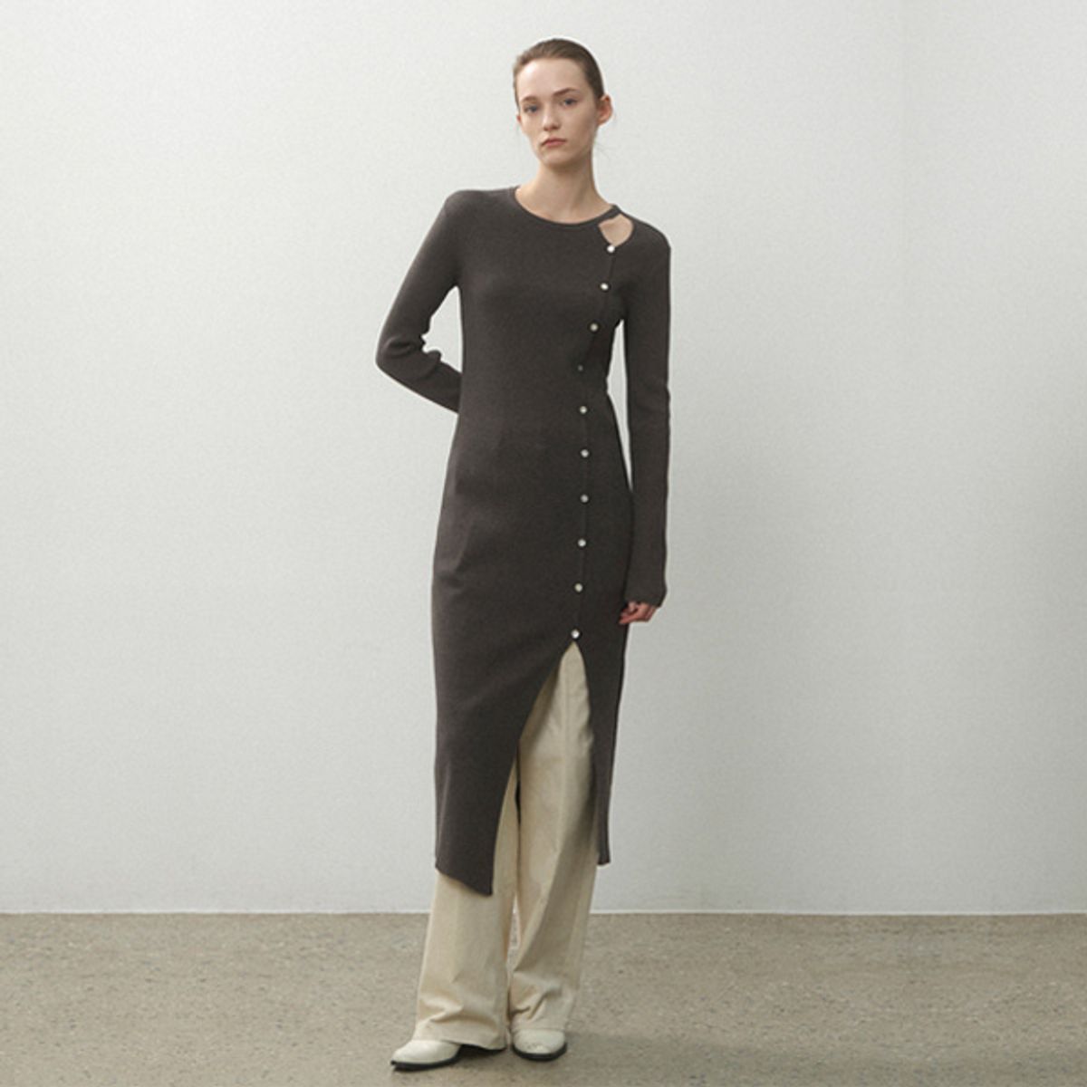 아틀리에 나인(ATELIER NAIN) ESSENTIAL DANIEL CUTOUT KNIT DRESS(OP-6245)