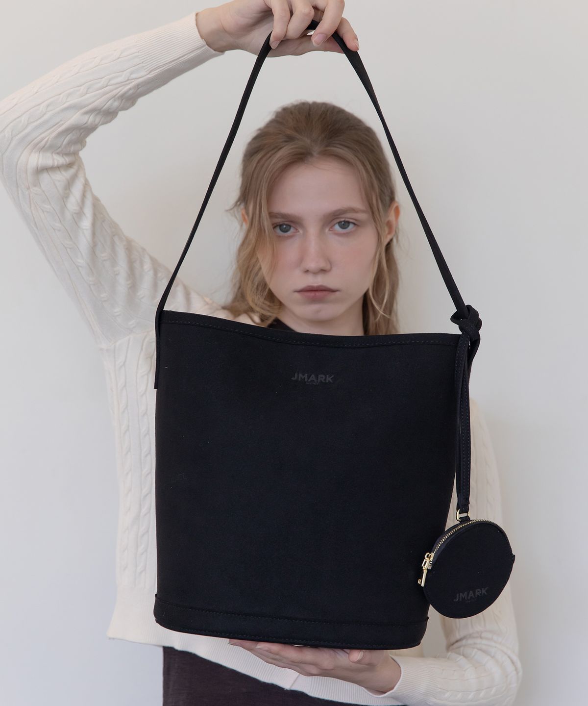 제이마크뉴욕(JMARKNEWYORK) Layla suede shoulder bag - Black
