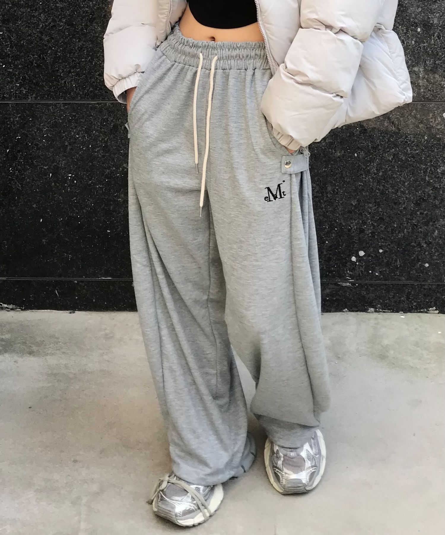MUSINSA | MUCENT York Side Button Sweatpants Unisex (2 Colors)