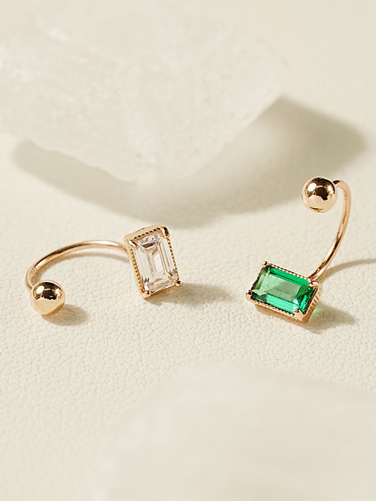 미니멀피어싱(MINIMALPIERCING) 14K 컬러 바게트 큐빅 커브 링 피어싱 귀걸이