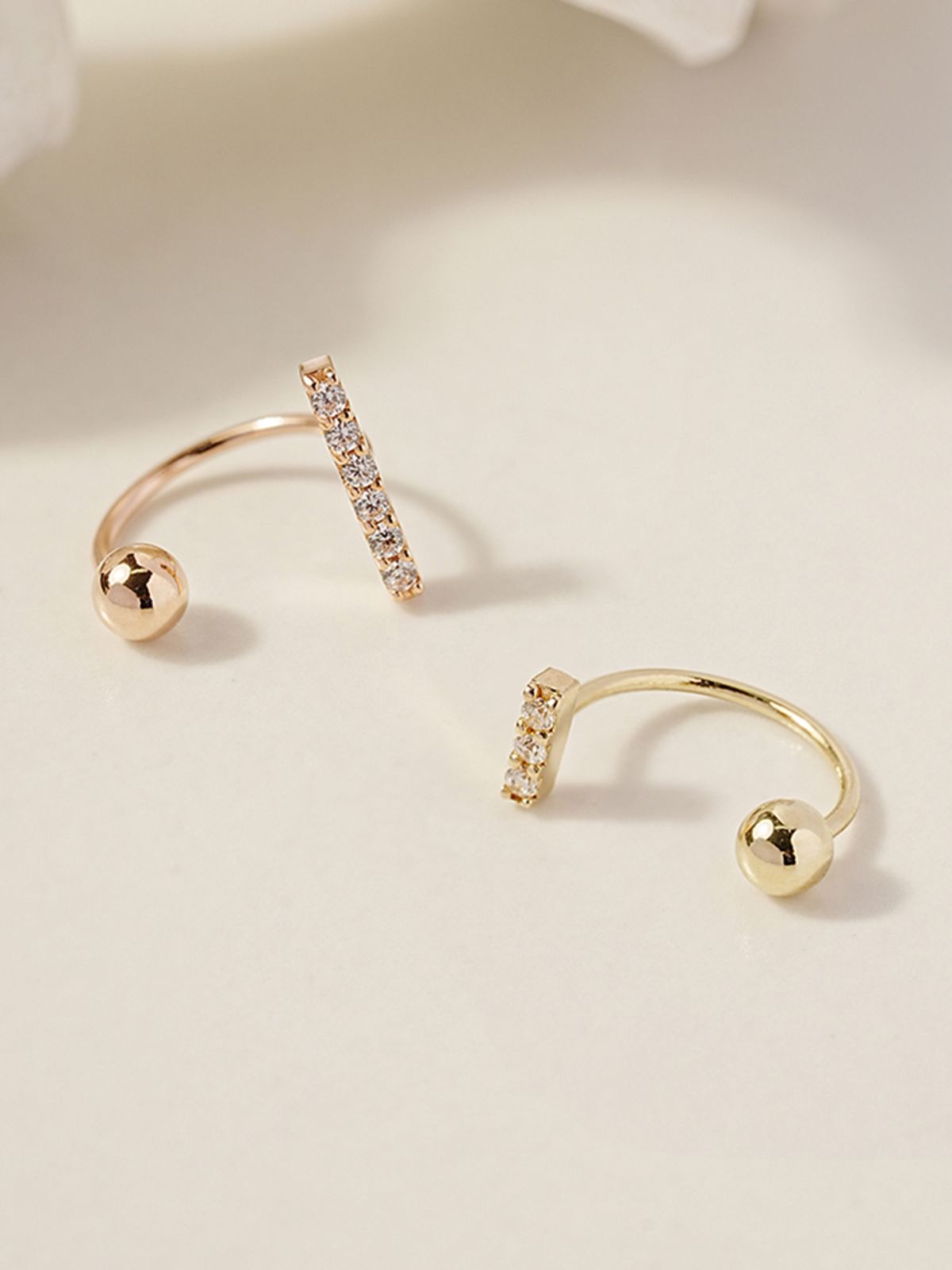 미니멀피어싱(MINIMALPIERCING) 14K 큐빅 스틱 커브 링 피어싱 귀걸이