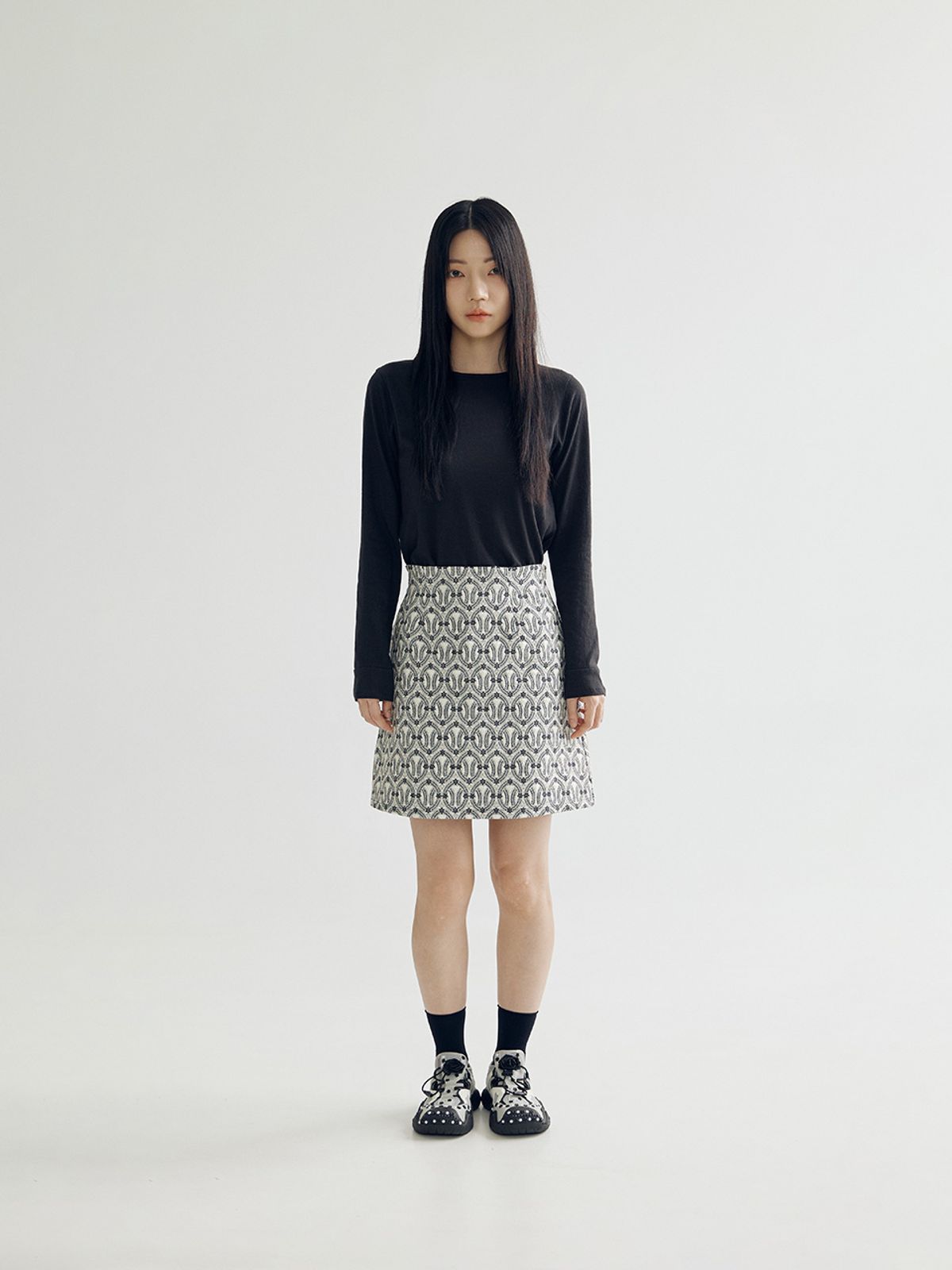 봄날 부티크(BOMNAL BOUTIQUE) 자카드 스커트 _ 블랙