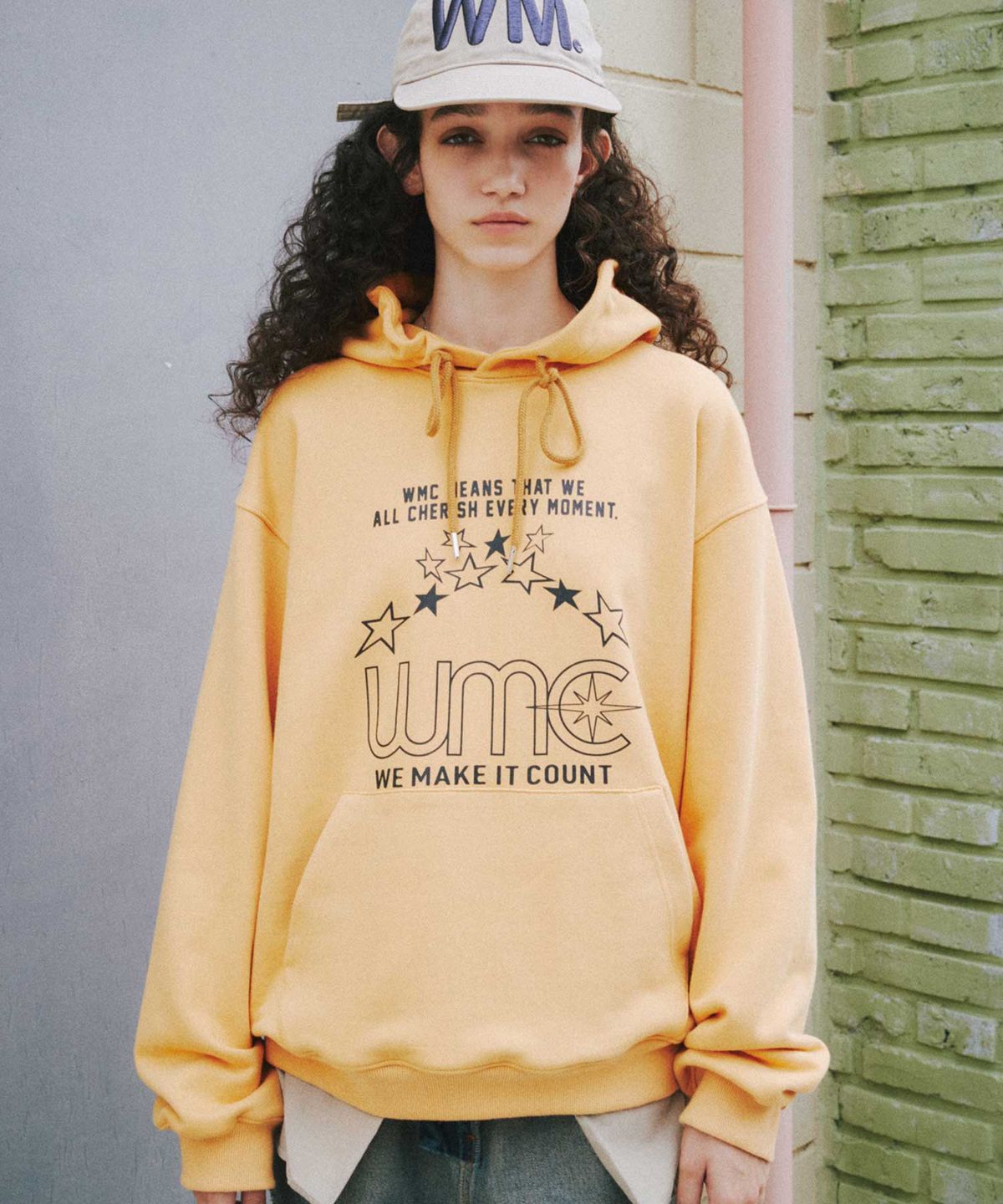 더블유엠씨(WMC) 스타 슬로건 후드_YELLOW