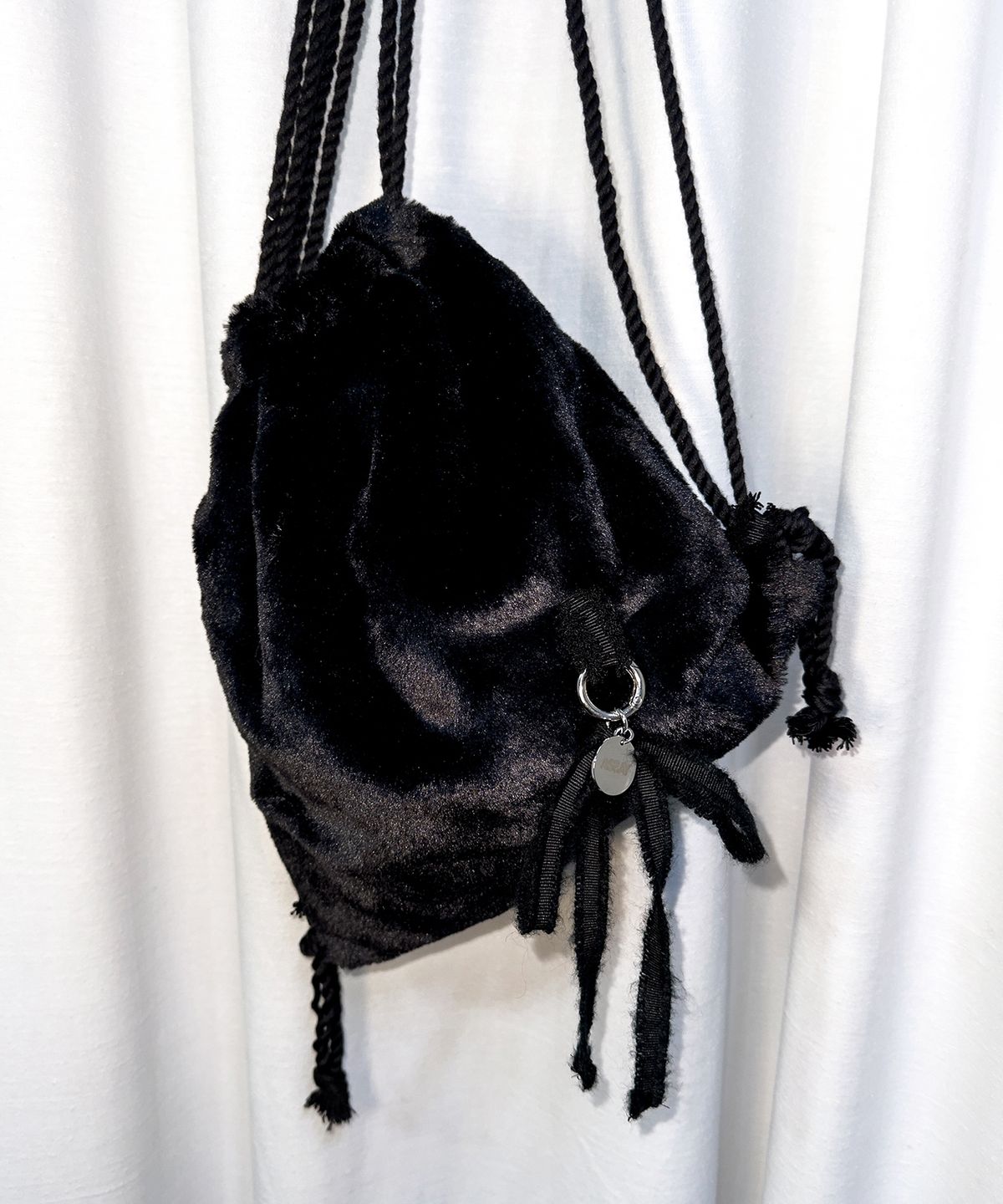 어세이(ASSAY) FLUFFY MINI BACK PACK (BLACK)