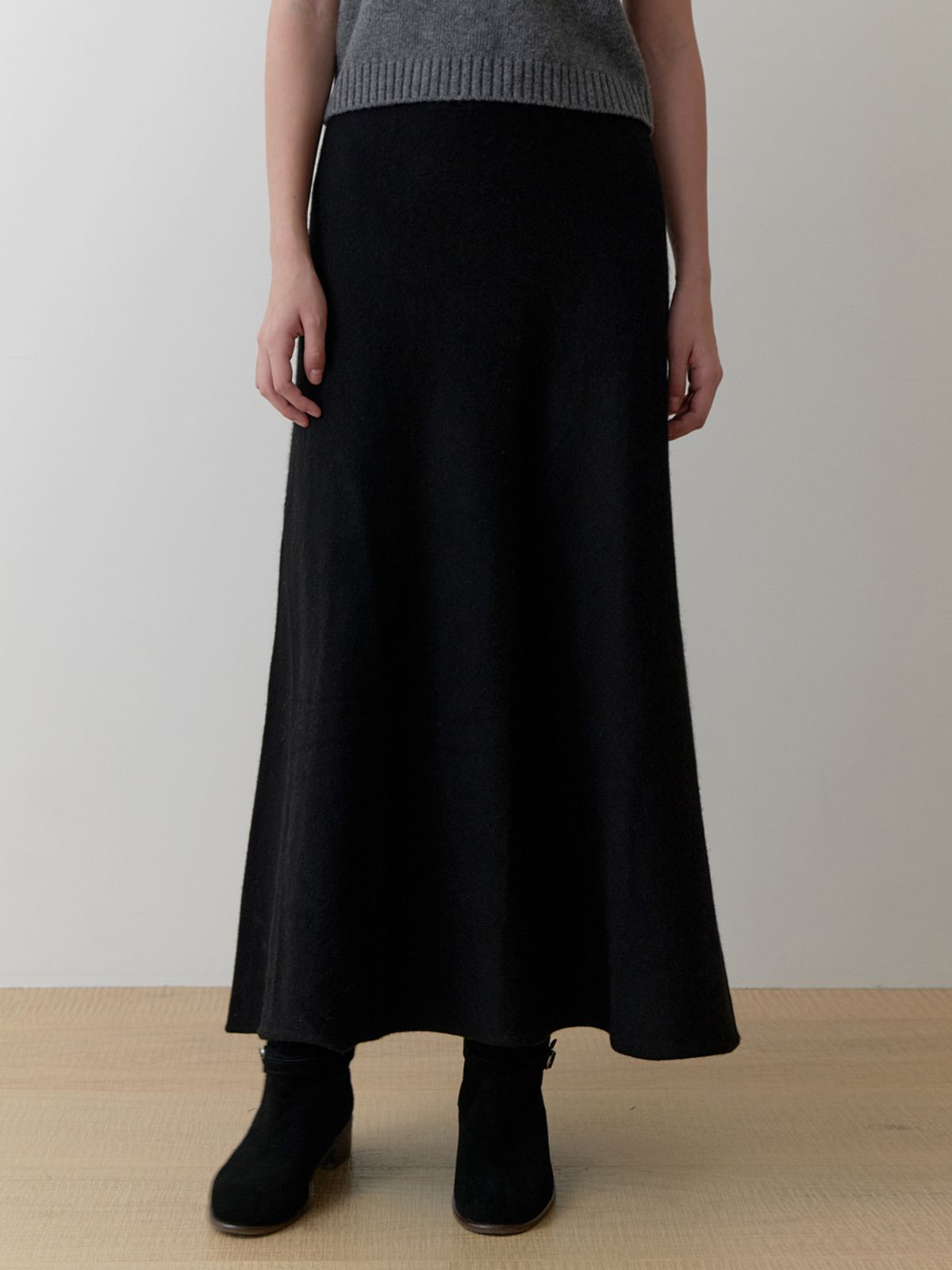 리엘(RE L) Ooze knit flare skirt (black)