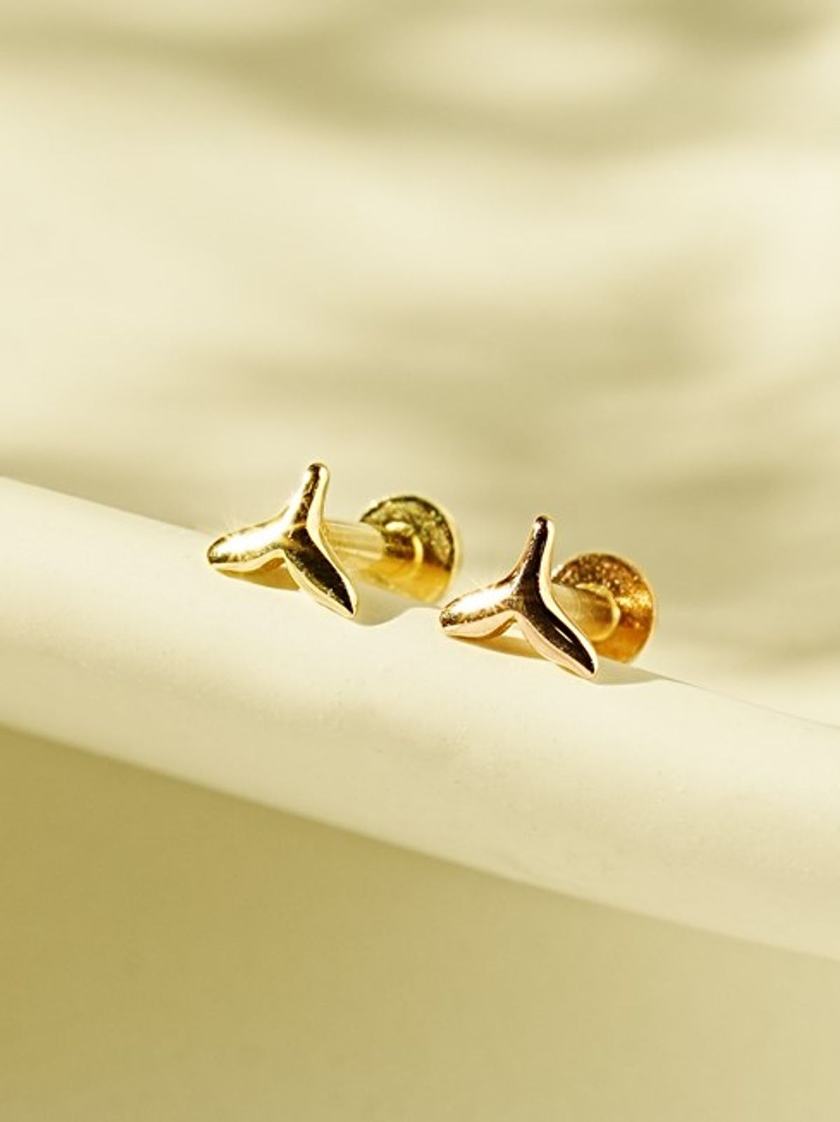 미니멀피어싱(MINIMALPIERCING) 14K 인터널 미니 고래꼬리 라블렛 피어싱