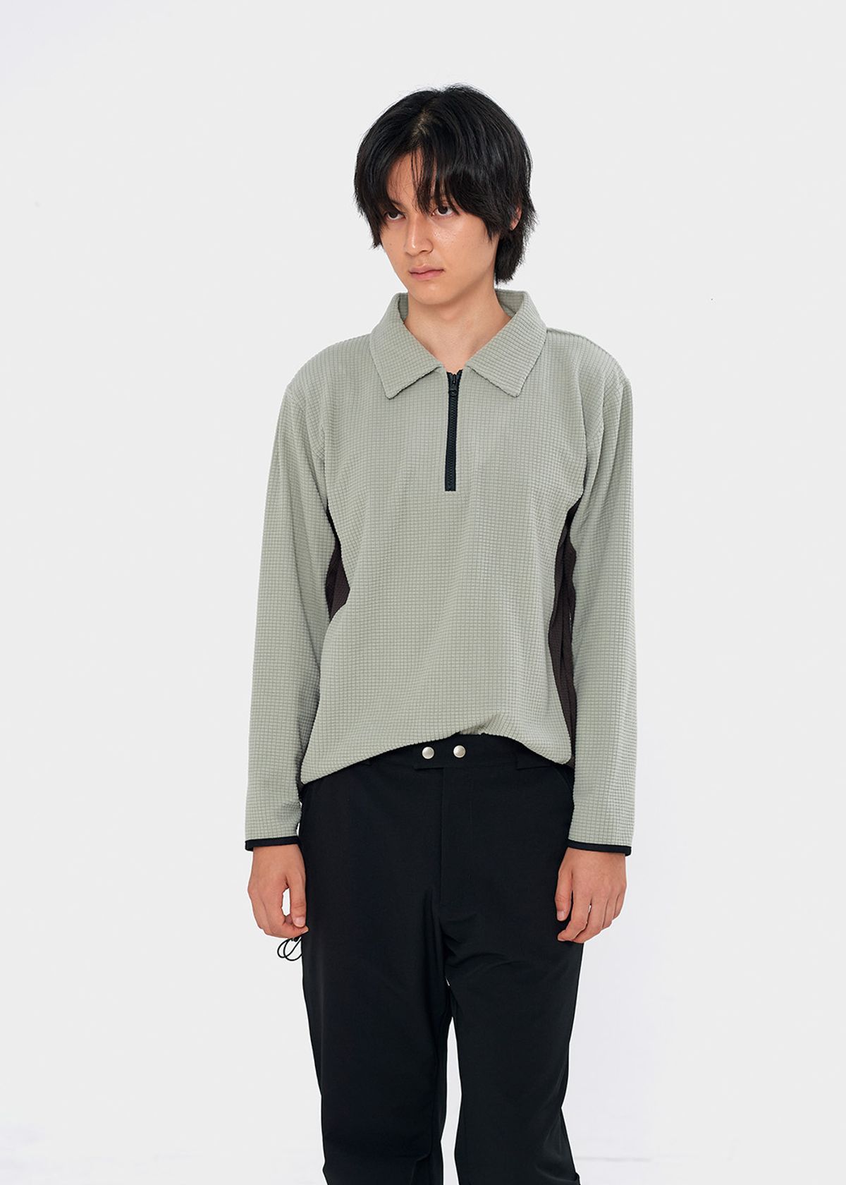 이레귤러(IRREGULAR) EMBOSS HALF ZIP SHIRT (MINT)