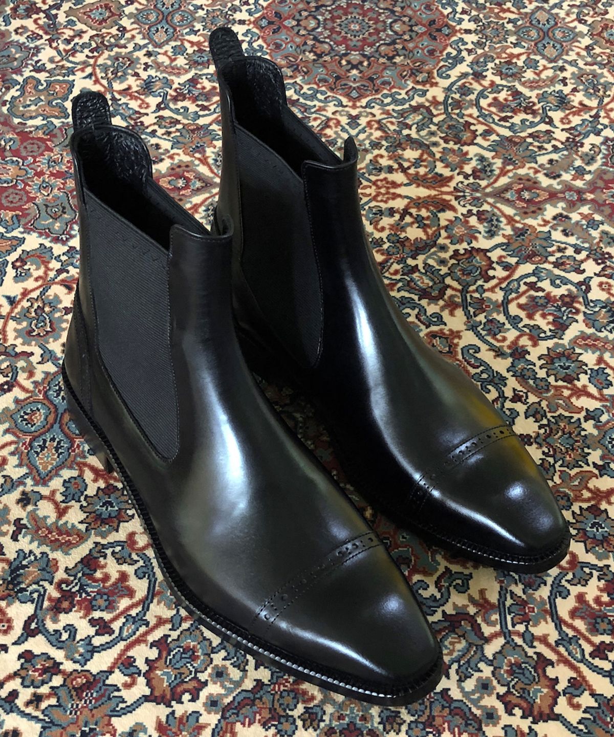 조앤슈(JOENSHOE) 칸도 스트레이트팁 첼시부츠 블랙