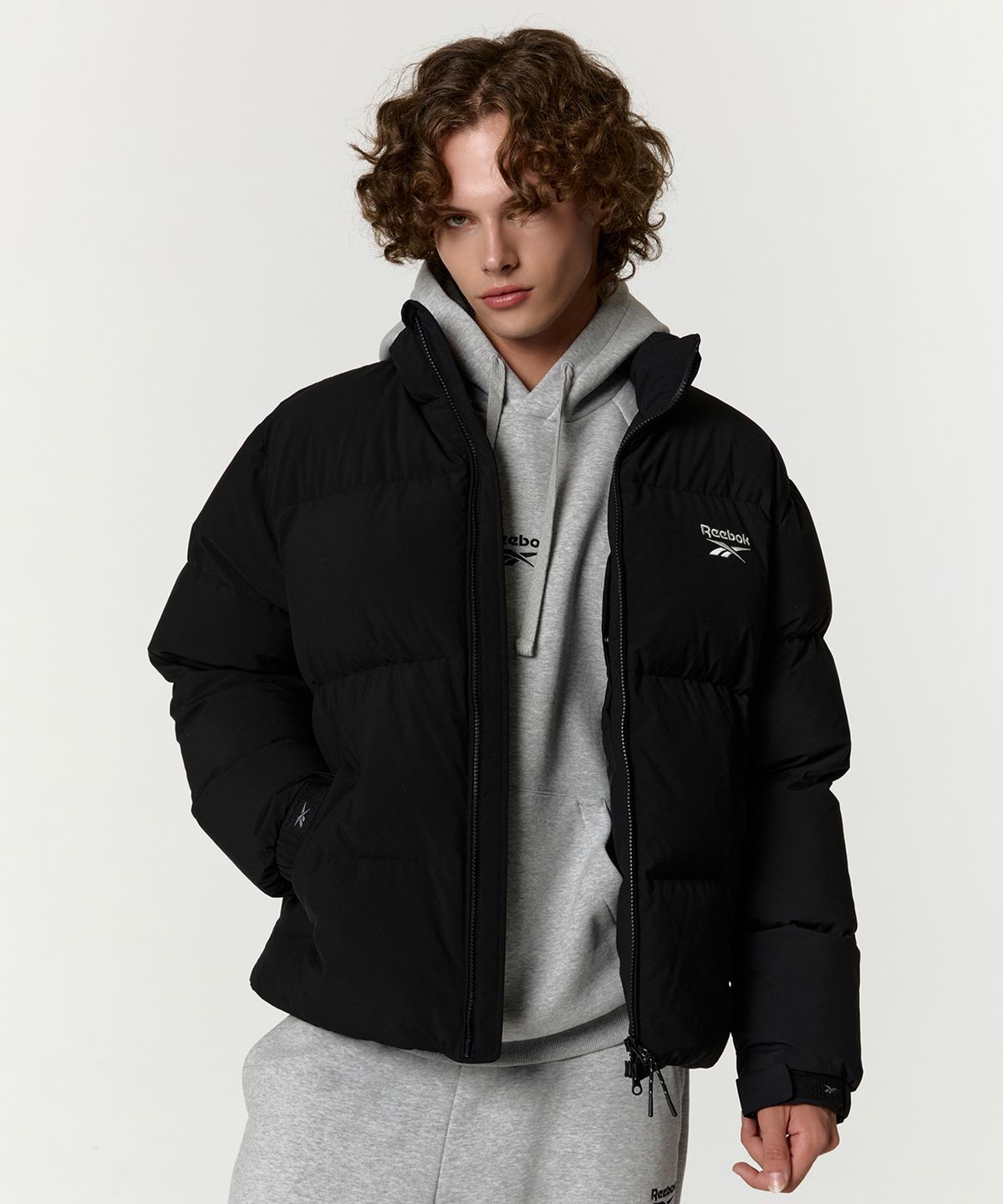 리복(REEBOK) 액티브 숏 다운 자켓 - 블랙