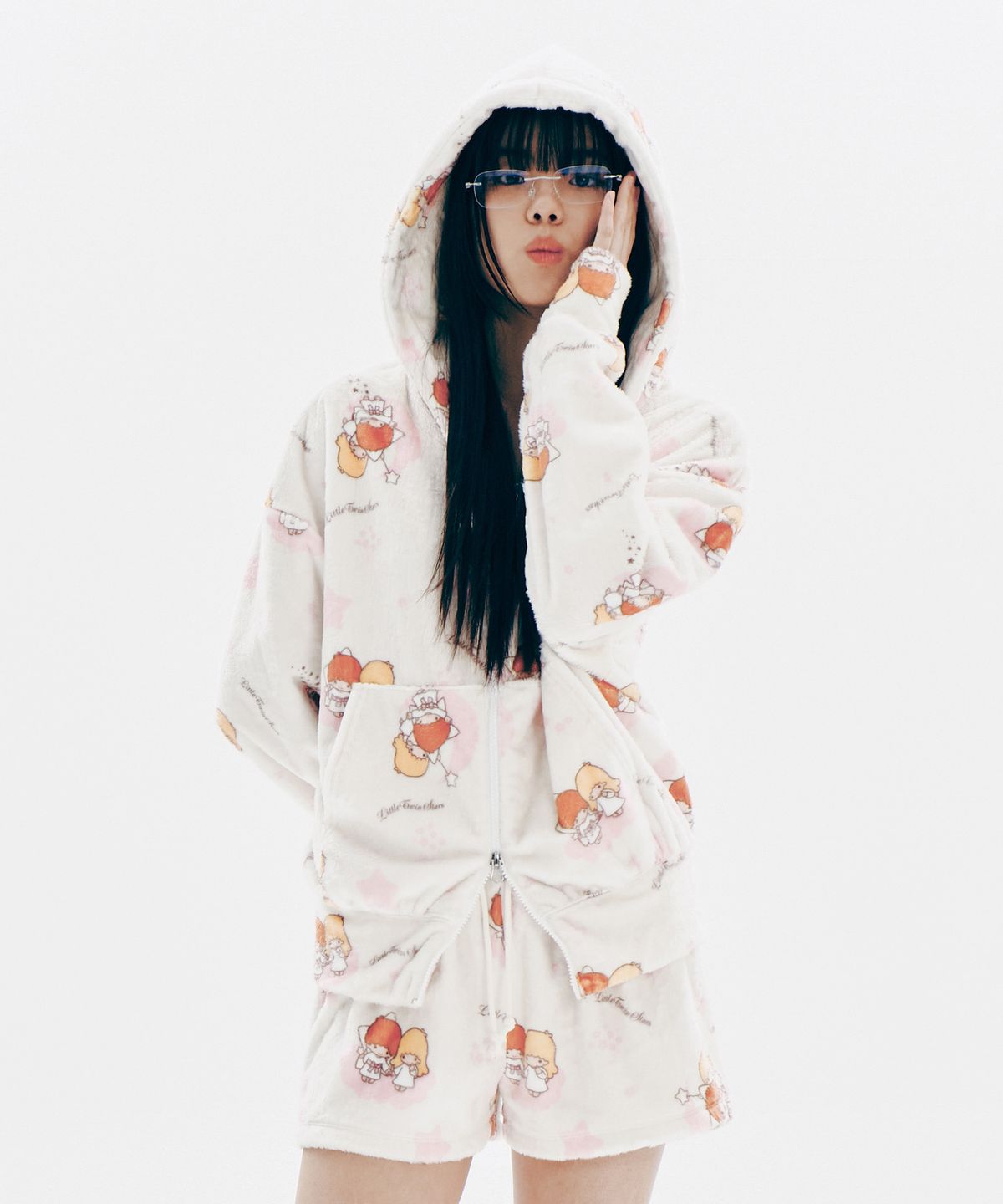 유희(YOUHEE) YOUHEE X LITTLE TWIN STAR GRAPHIC TERRY HOOD ZIP-UP SET UP IVORY