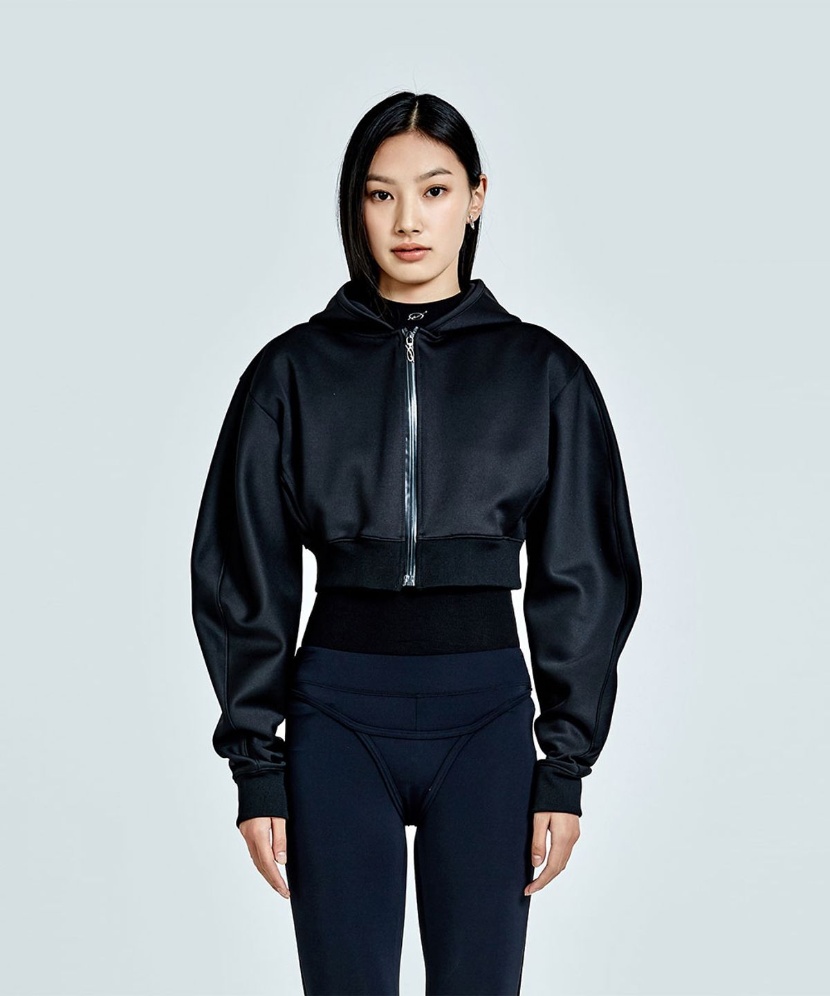 51퍼센트 포 우먼(51PERCENT FOR WOMAN) Metal Logo Thong Hoodie Zip-up - Black (woman)