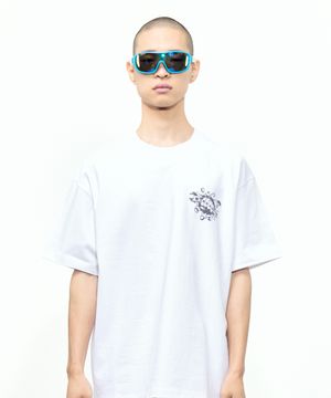 화이트 아크 티셔츠