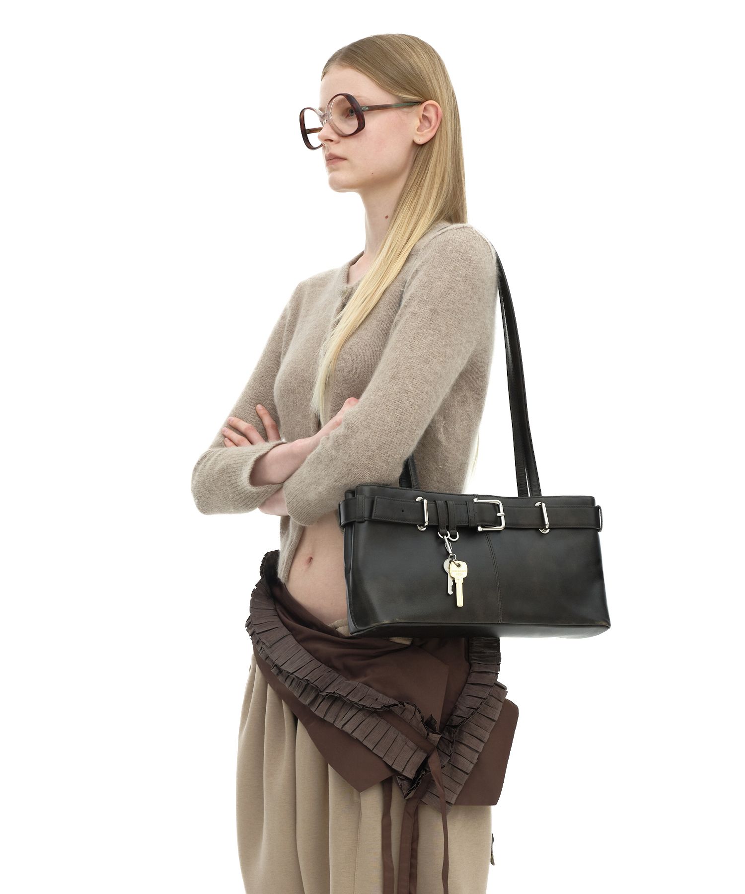 MUSINSA公式 | OSOI SHOULDER BROCLE [STAIN BROWN]