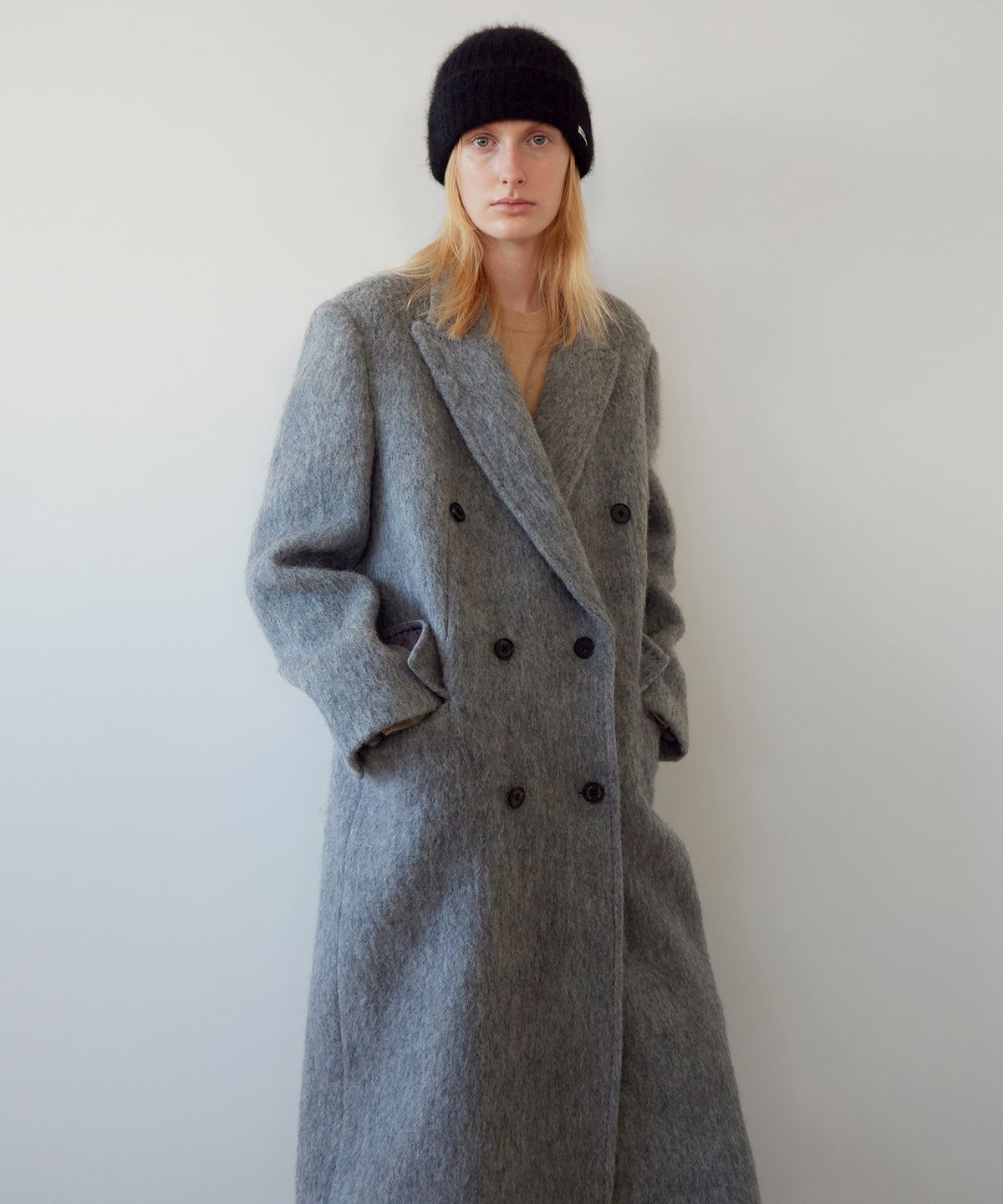 르바(LEVAR) Hairy Alpaca Blended Classic Coat - Charcoal