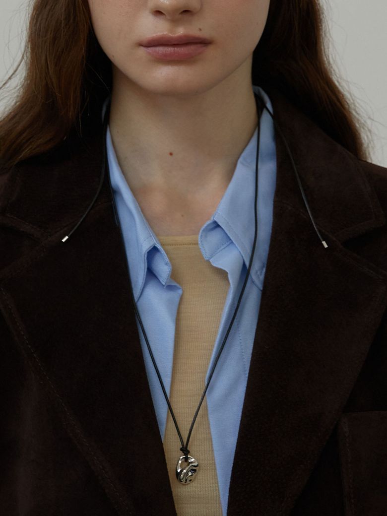 Oyster Long Leather Necklace (L243MNK030)