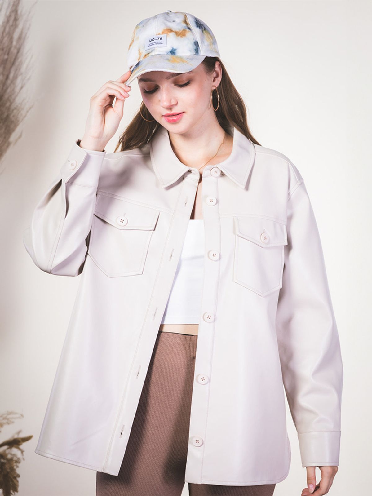 뉴인(NEWIN) 오버핏 셔츠 페이크 가죽 자켓