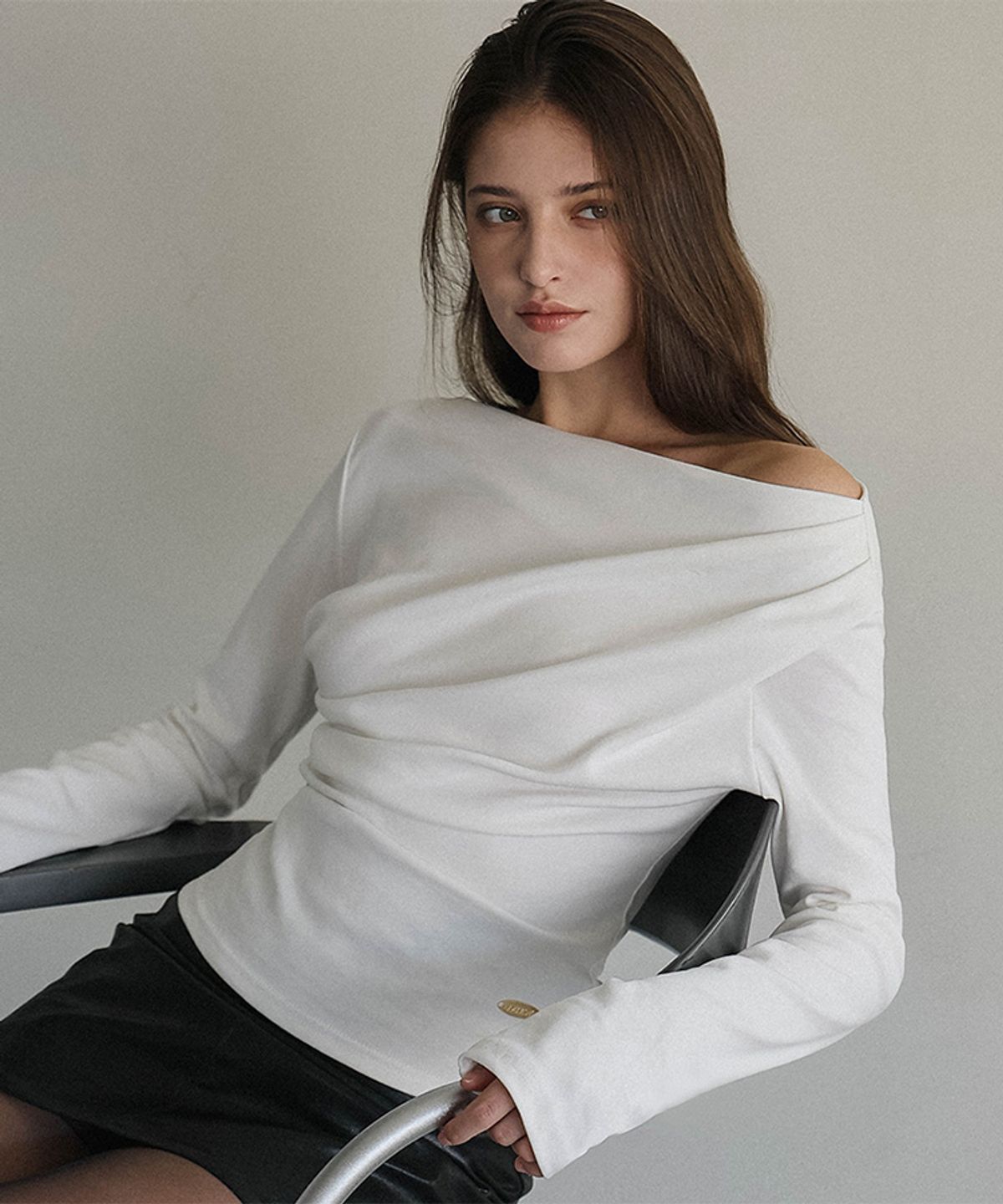 드헤베(DEHEVE) One Off-shoulder Sleeve [Ivory]