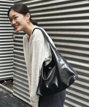 Large Wax Leather Shoulder Bag - BLACK