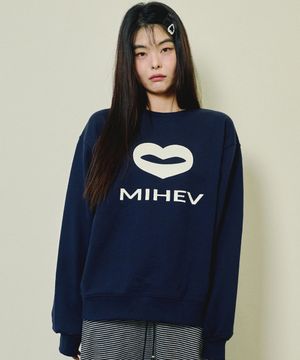 [UNISEX] 빅 클래식 로고 스웻셔츠 네이비