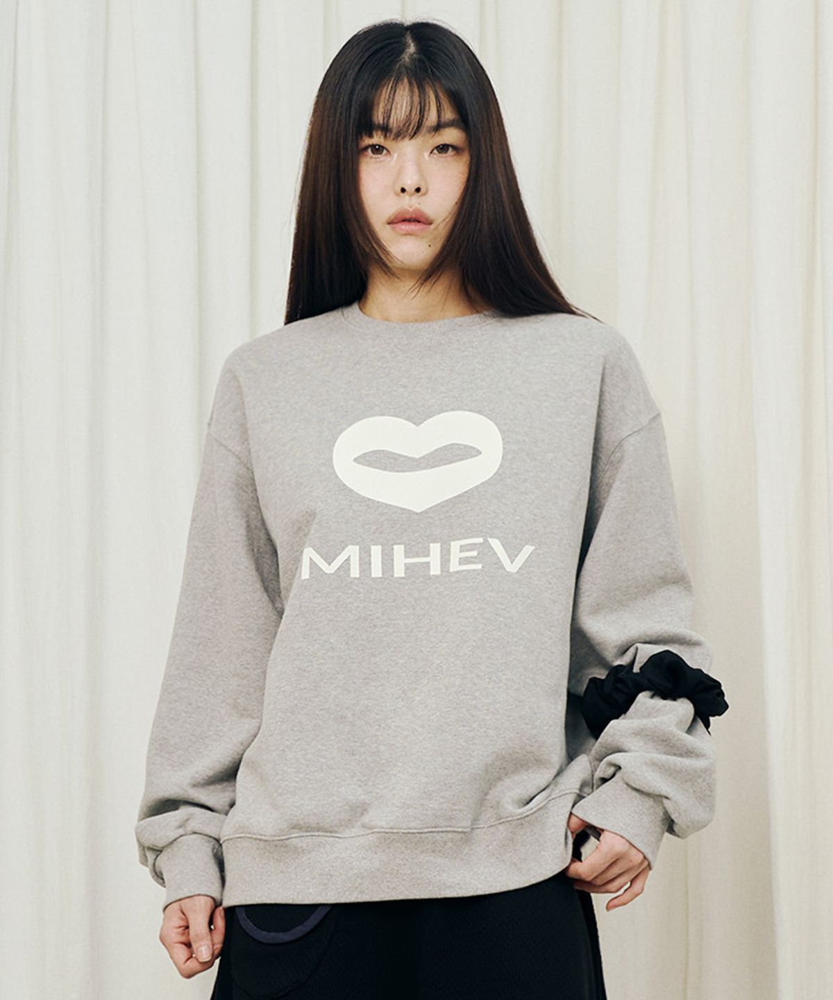 미헤브(MIHEV) [UNISEX] 빅 클래식 로고 스웻셔츠 멜란지