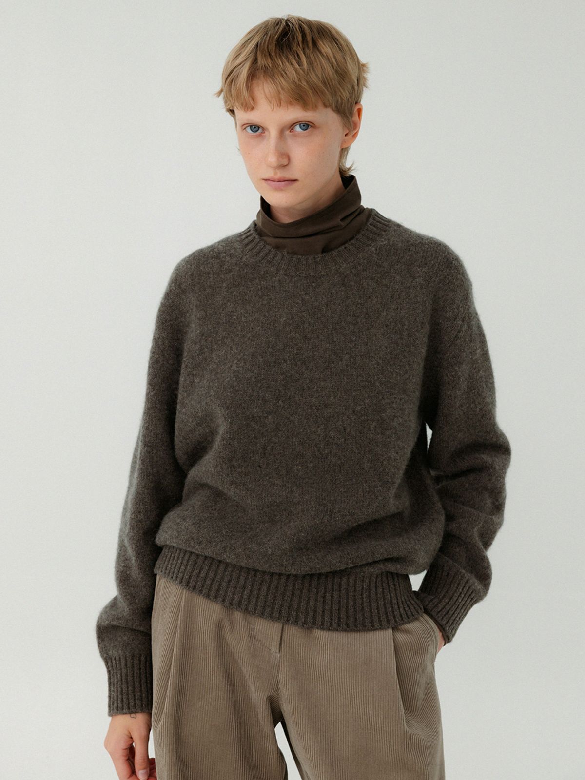 레이스(RRACE) Winter Round-Neck Pull-Over_Brown