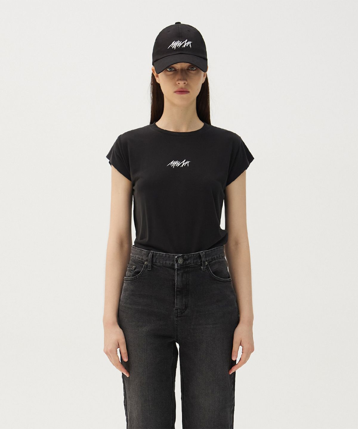 므아므(MMAM) Logo basic slim T-shirt