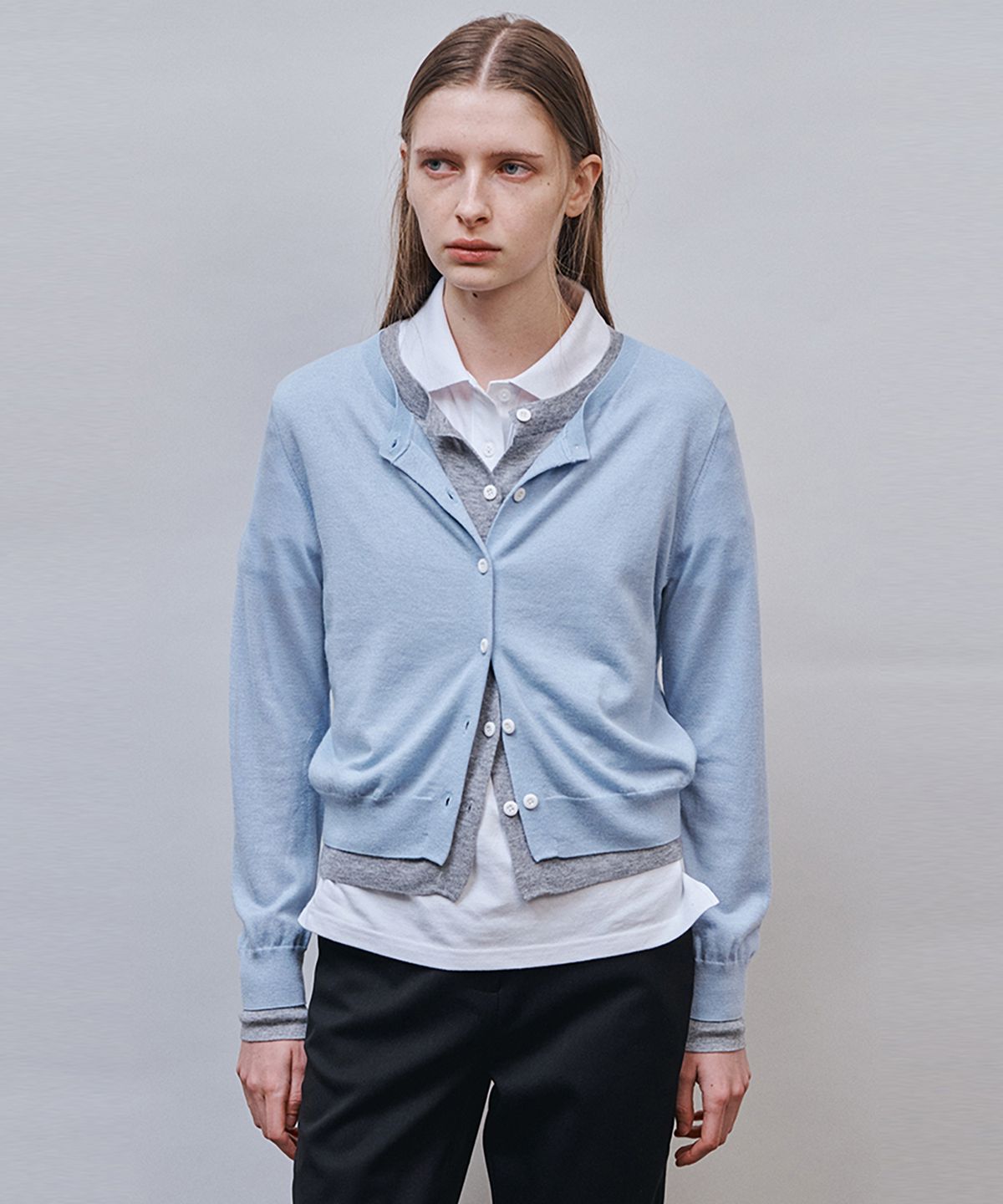 아위(AHWE) COLOR-BLOCK CARDIGAN_Sky Blue