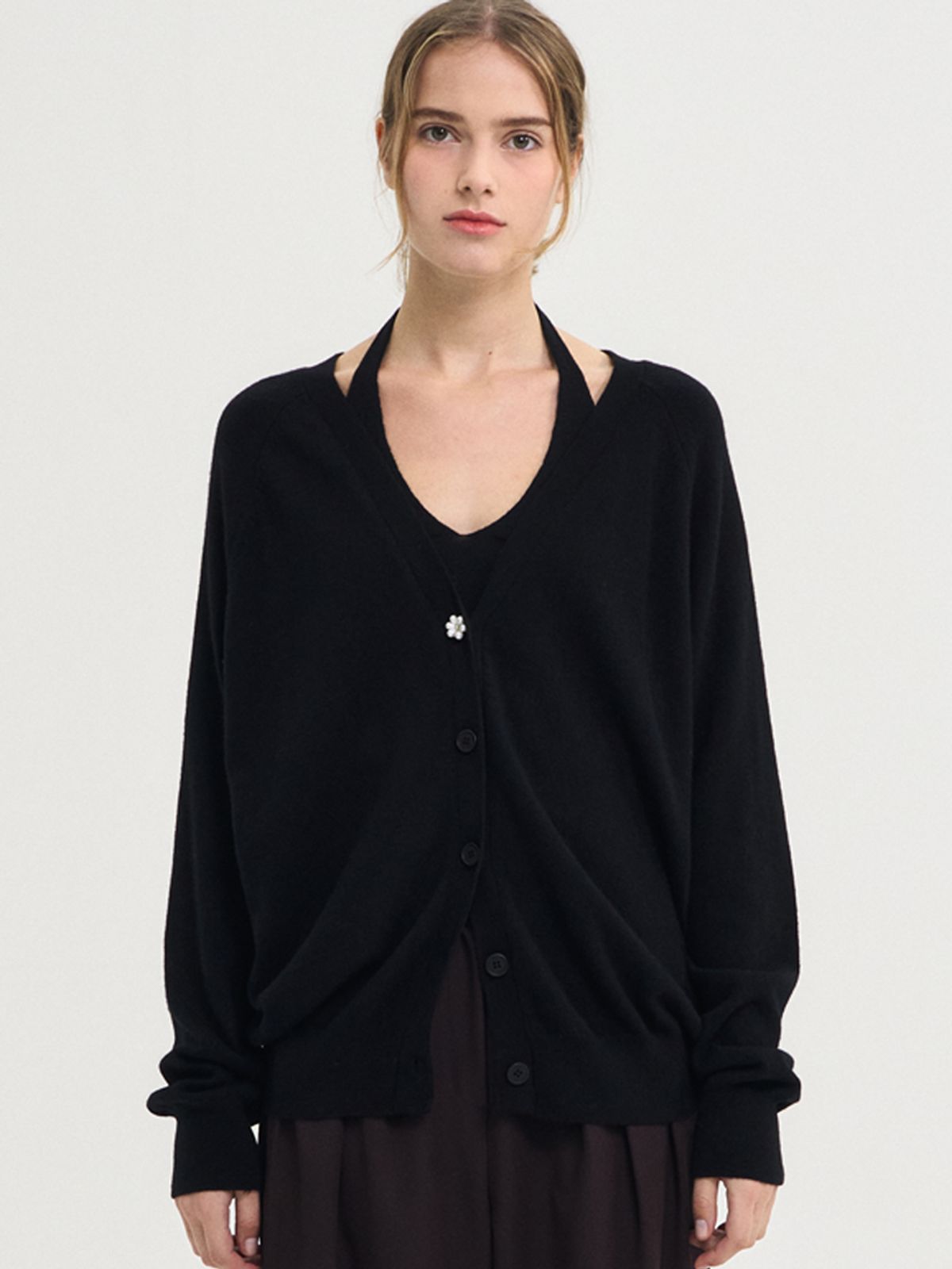 쏘리, 투 머치 러브(SORRY, TOO MUCH LOVE) Wool Halter Neck and Loose Fit Cardigan Setup_Black