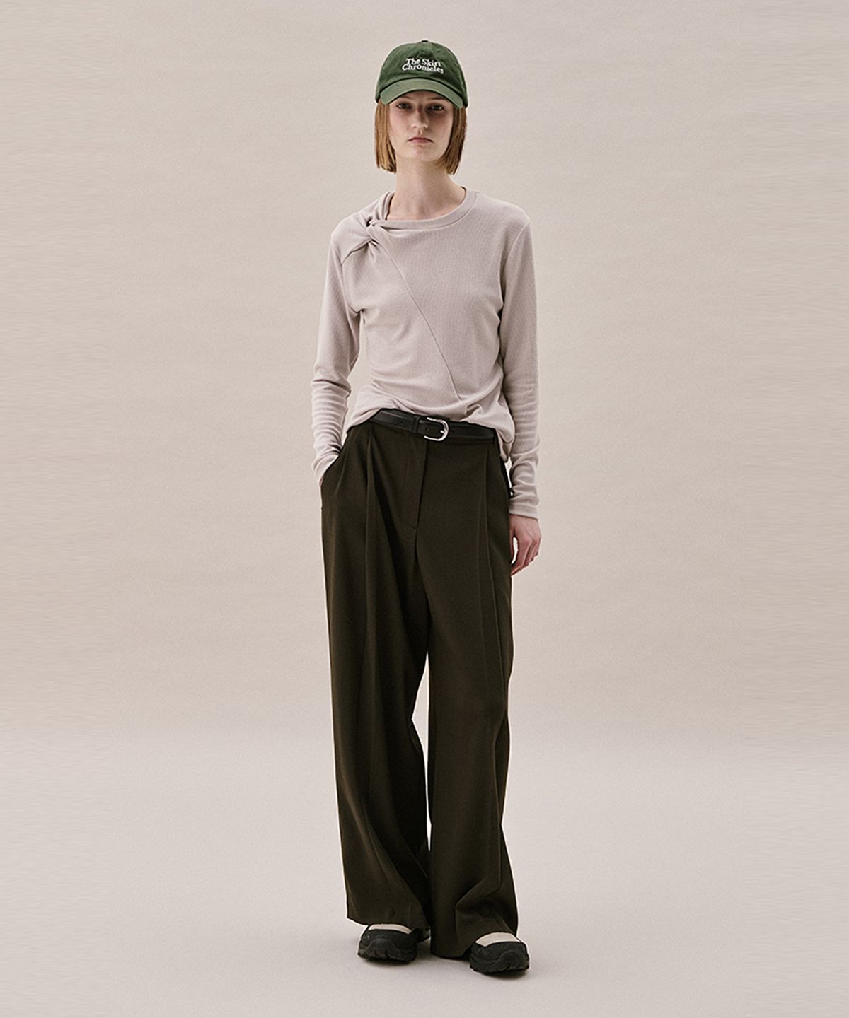 아위(AHWE) TWISTED T-SHIRT_LIGHT GREY