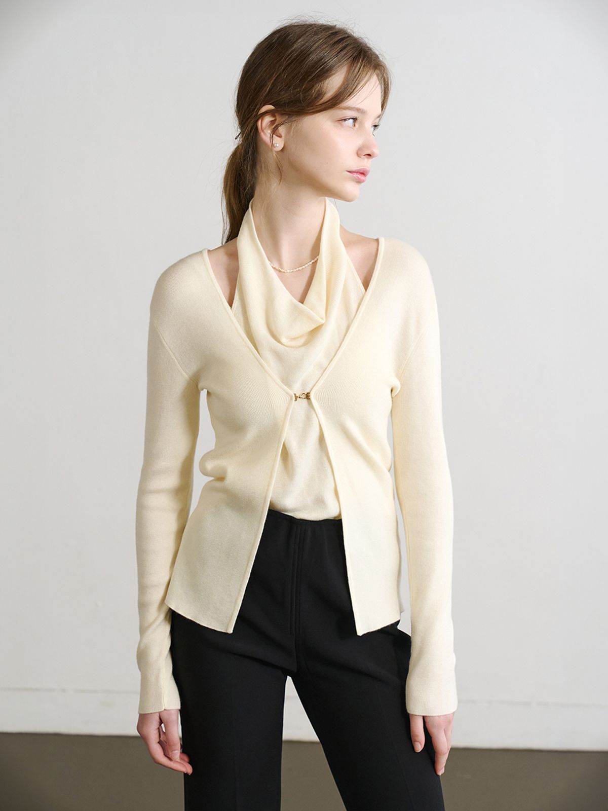 로트르드민(LAUTREDE MIN) Lautre Halter Buckle Ivory knit