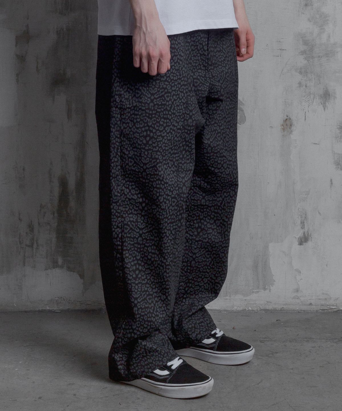 슈브토(SHVTO) Leopard easy pants