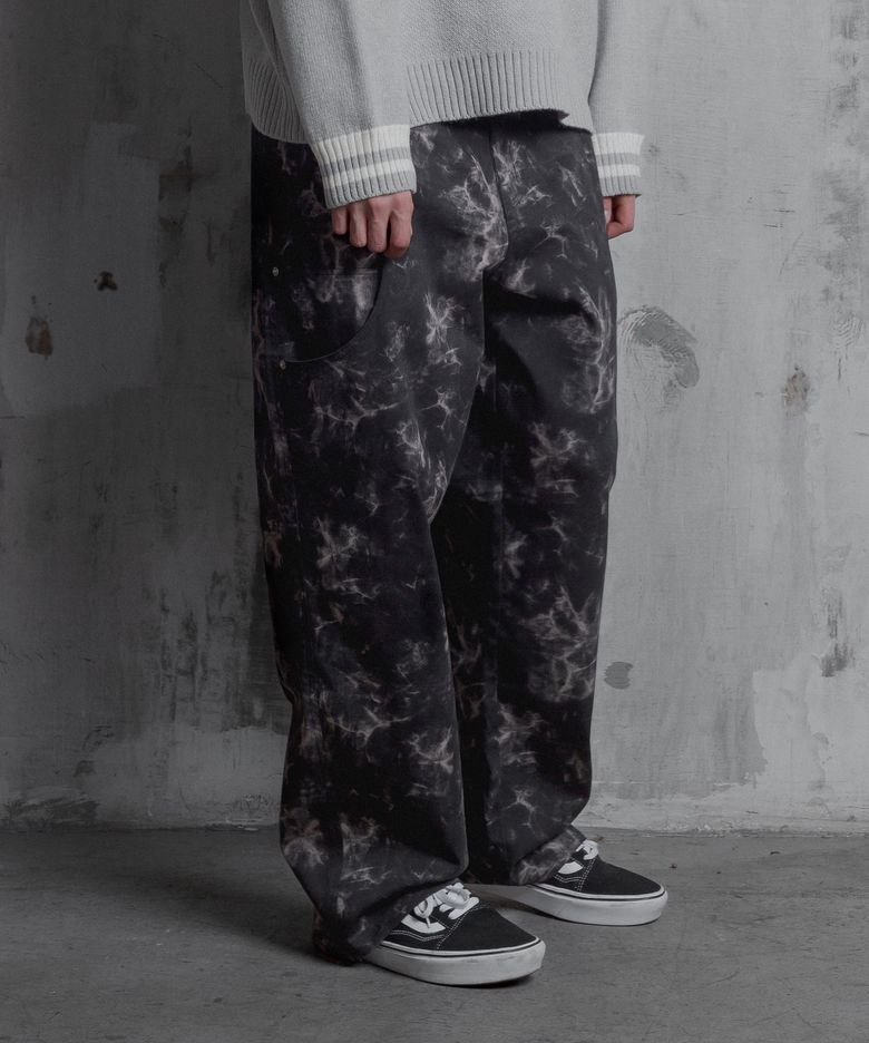 Dye pants