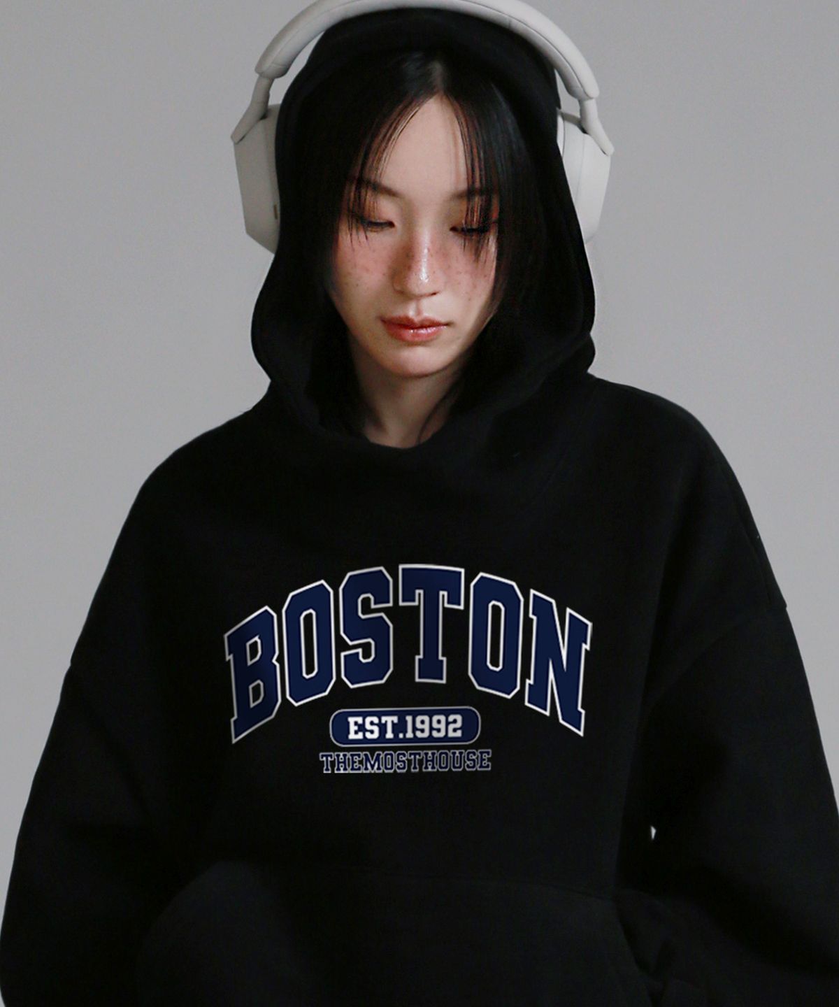 라이크더모스트(LIKE THE MOST) 피치스킨 보스턴 오버 후디_블랙