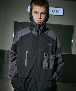 매거진 후드 윈드브레이커 블랙