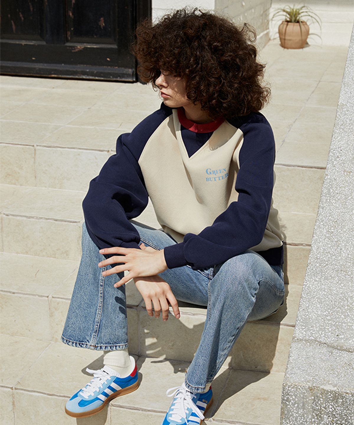 그린버터(GREENBUTTER) Raglan Fluff Sweatshirt (Navy)